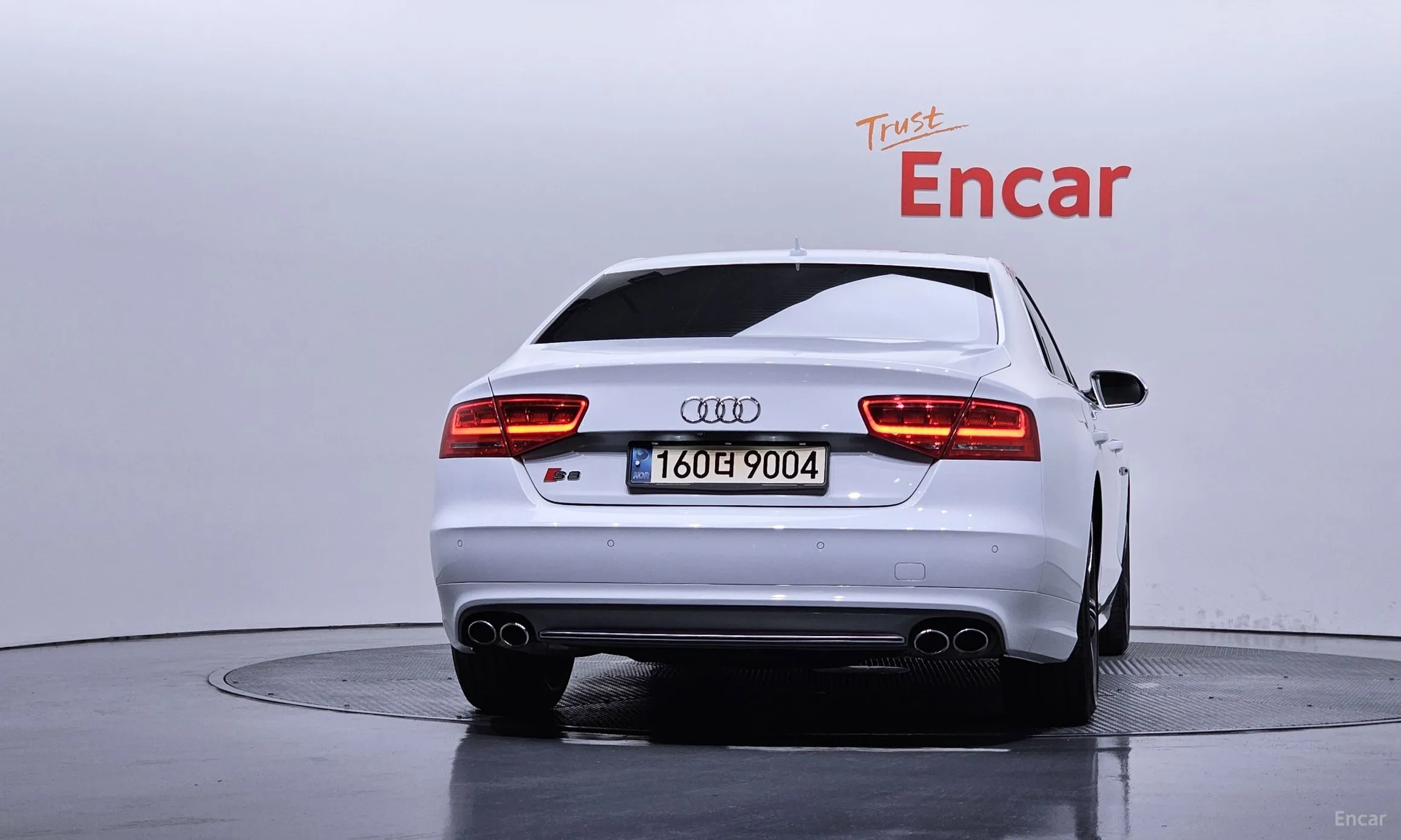 Audi S8 превью 4