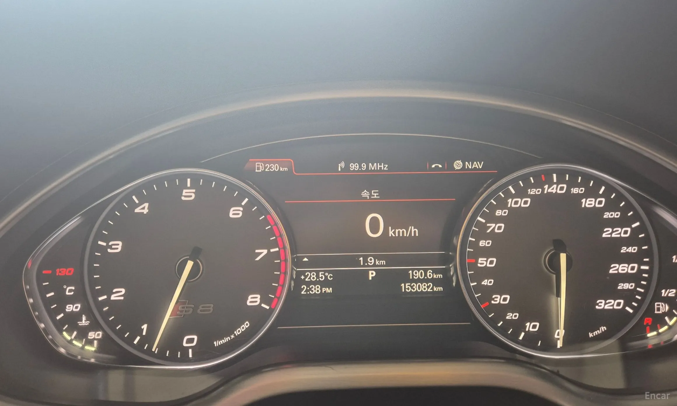 Audi S8 превью 8