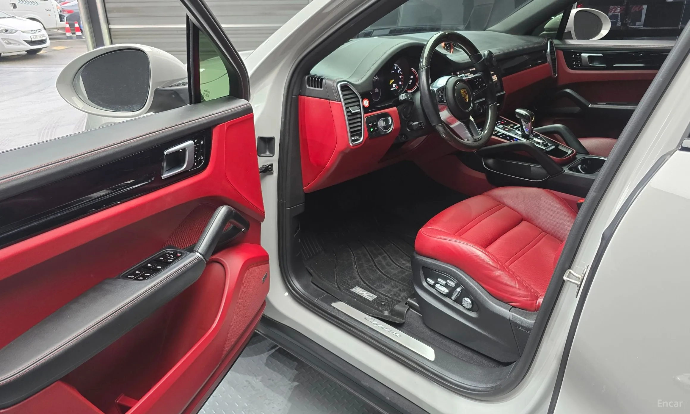 Porsche Cayenne (PO536) превью 10