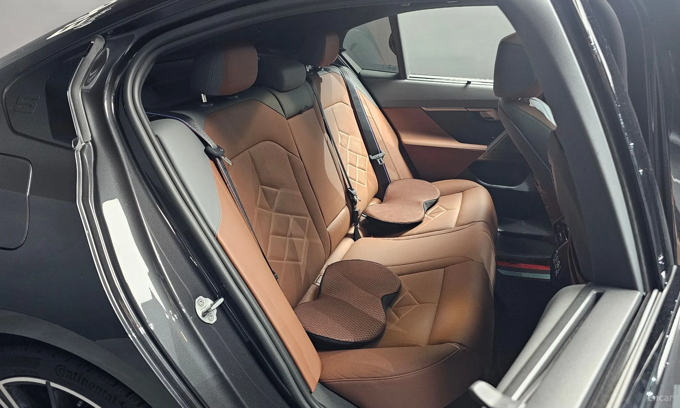BMW 5 Series (G60) превью 11