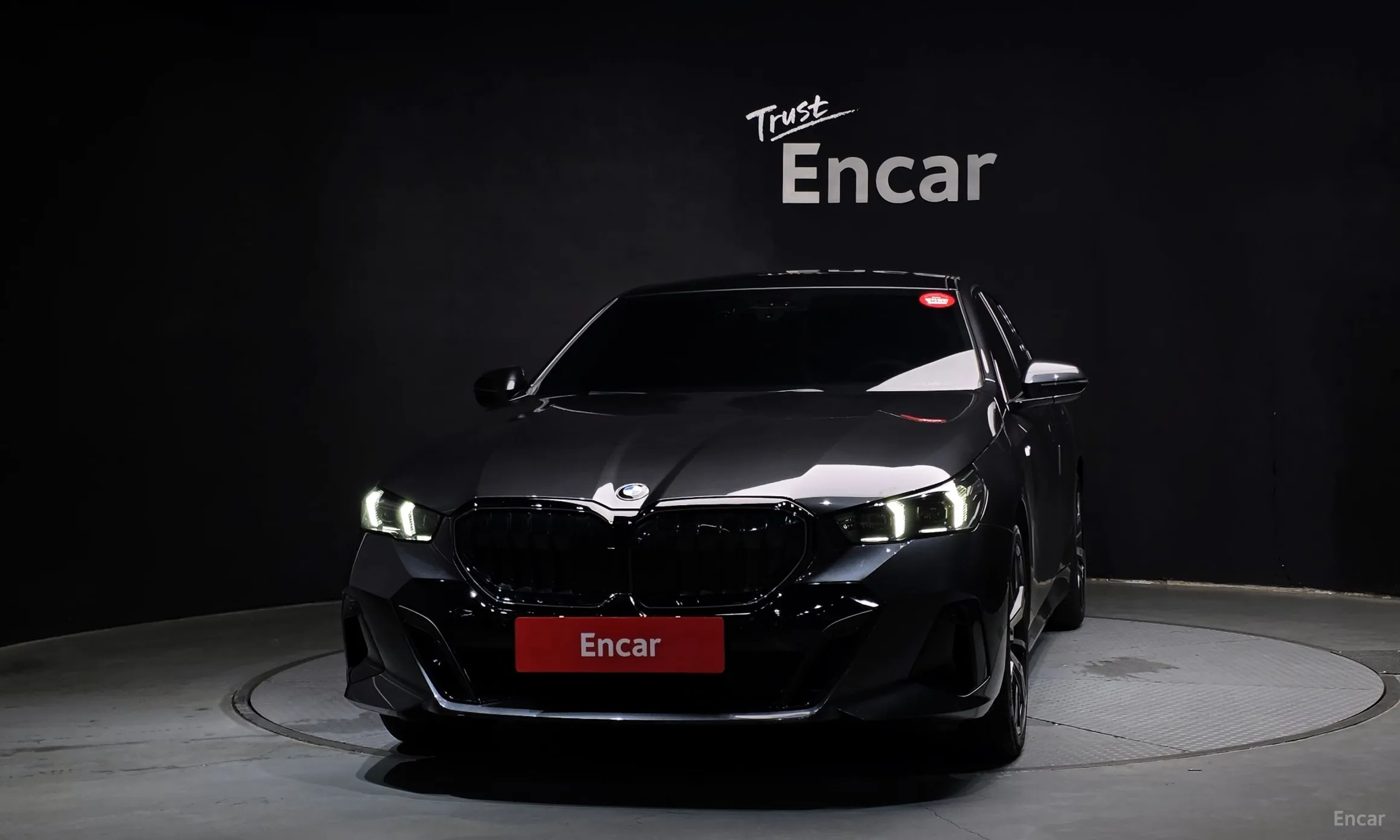 BMW 5 Series (G60) превью 3