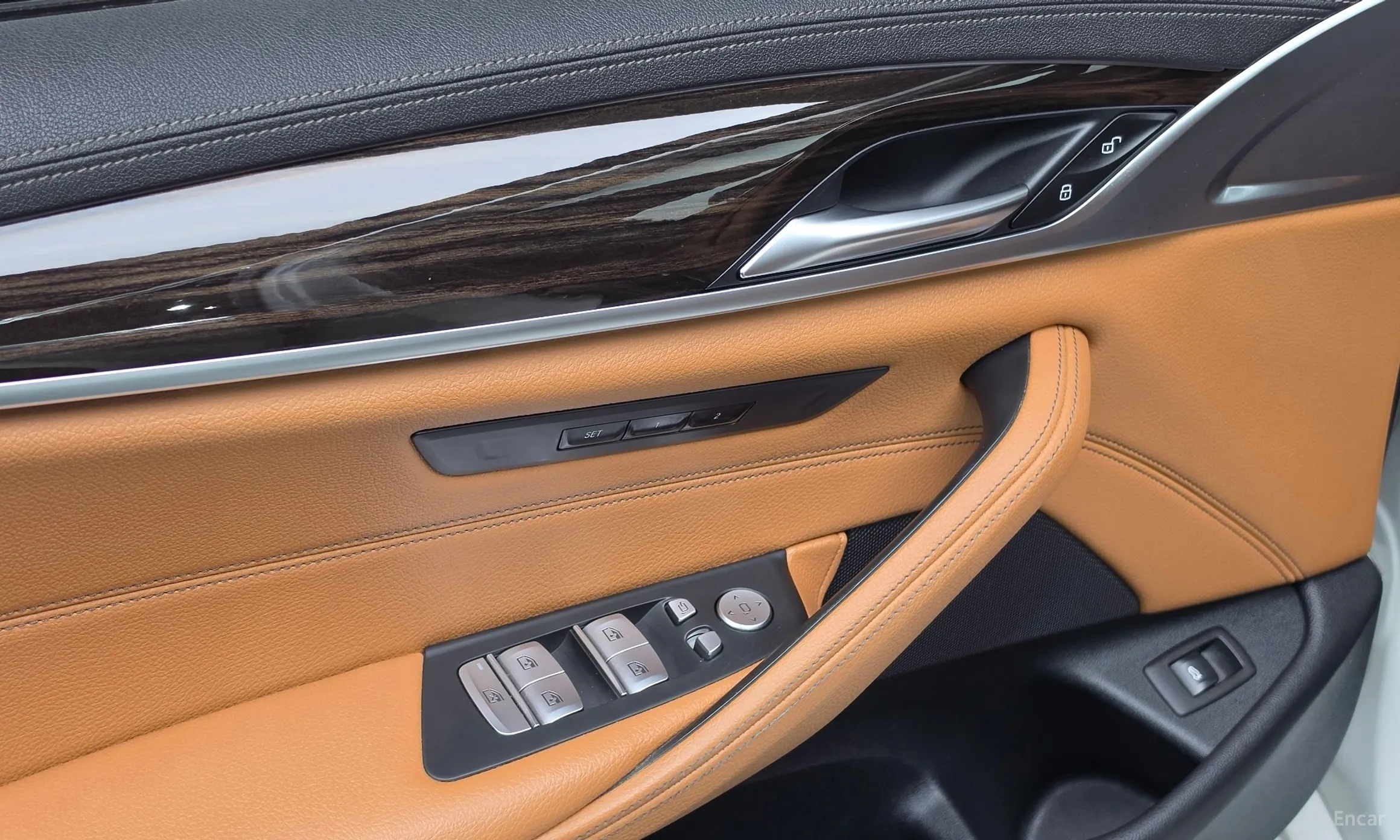 BMW 5 Series (G30) превью 20