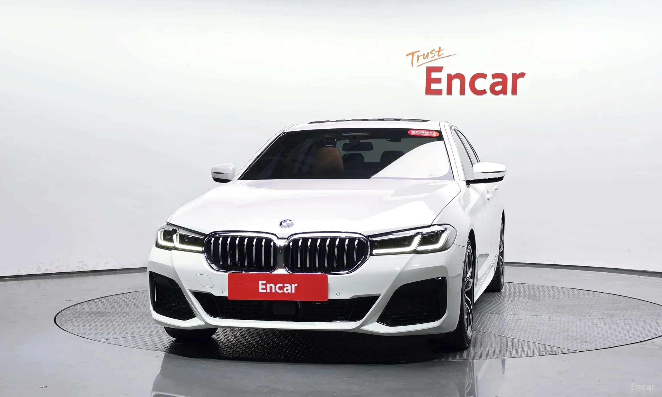 BMW 5 Series (G30) превью 3