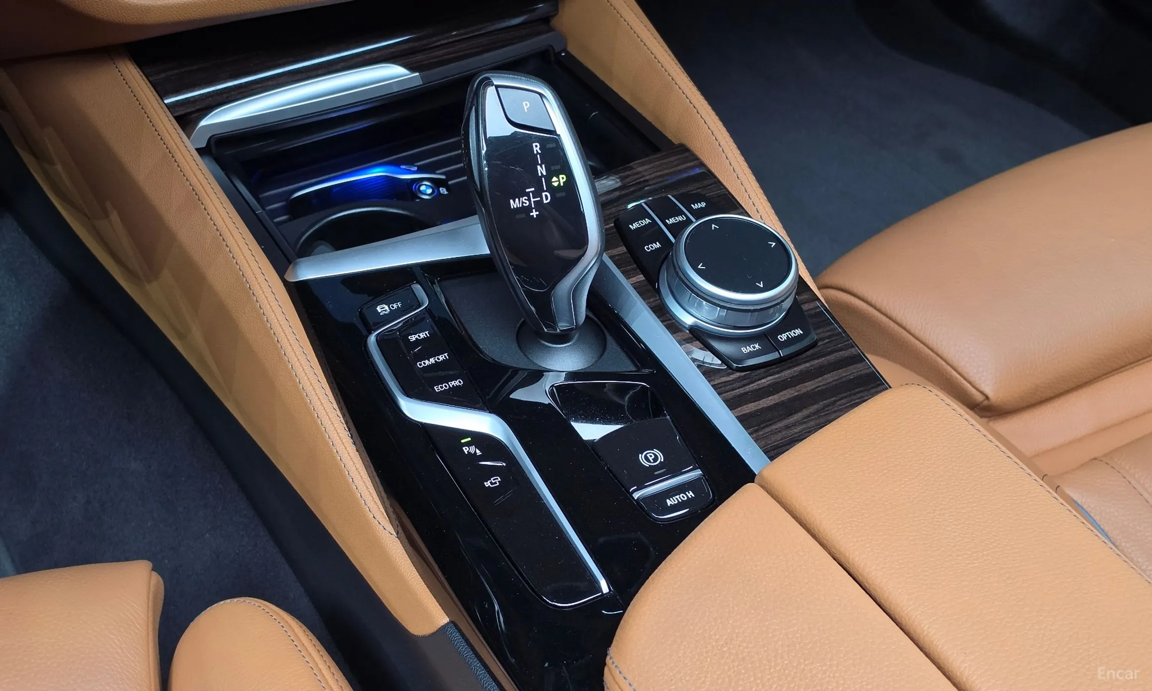 BMW 5 Series (G30) превью 9