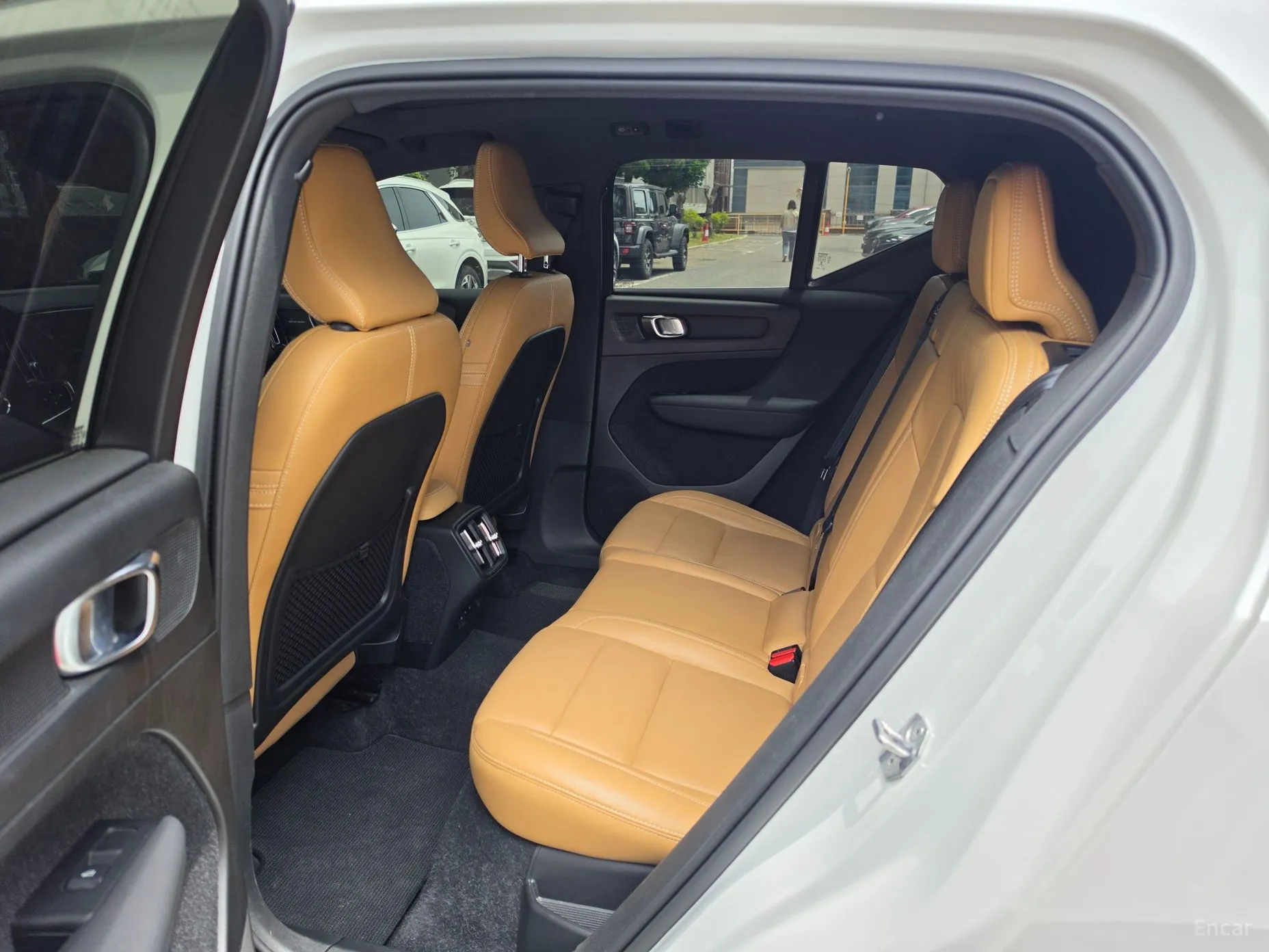Volvo XC40 превью 15