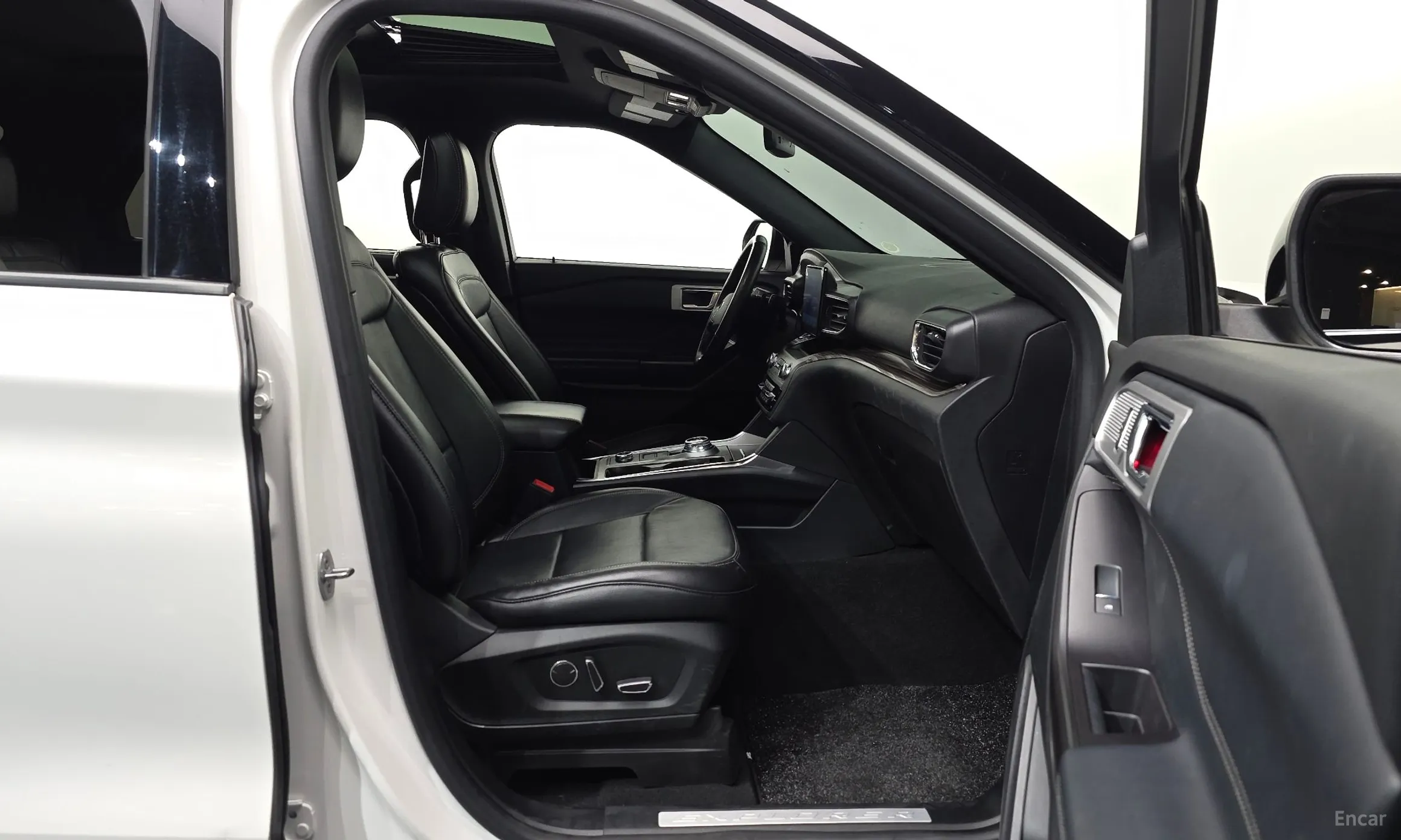 Ford Explorer 6th Generation превью 11