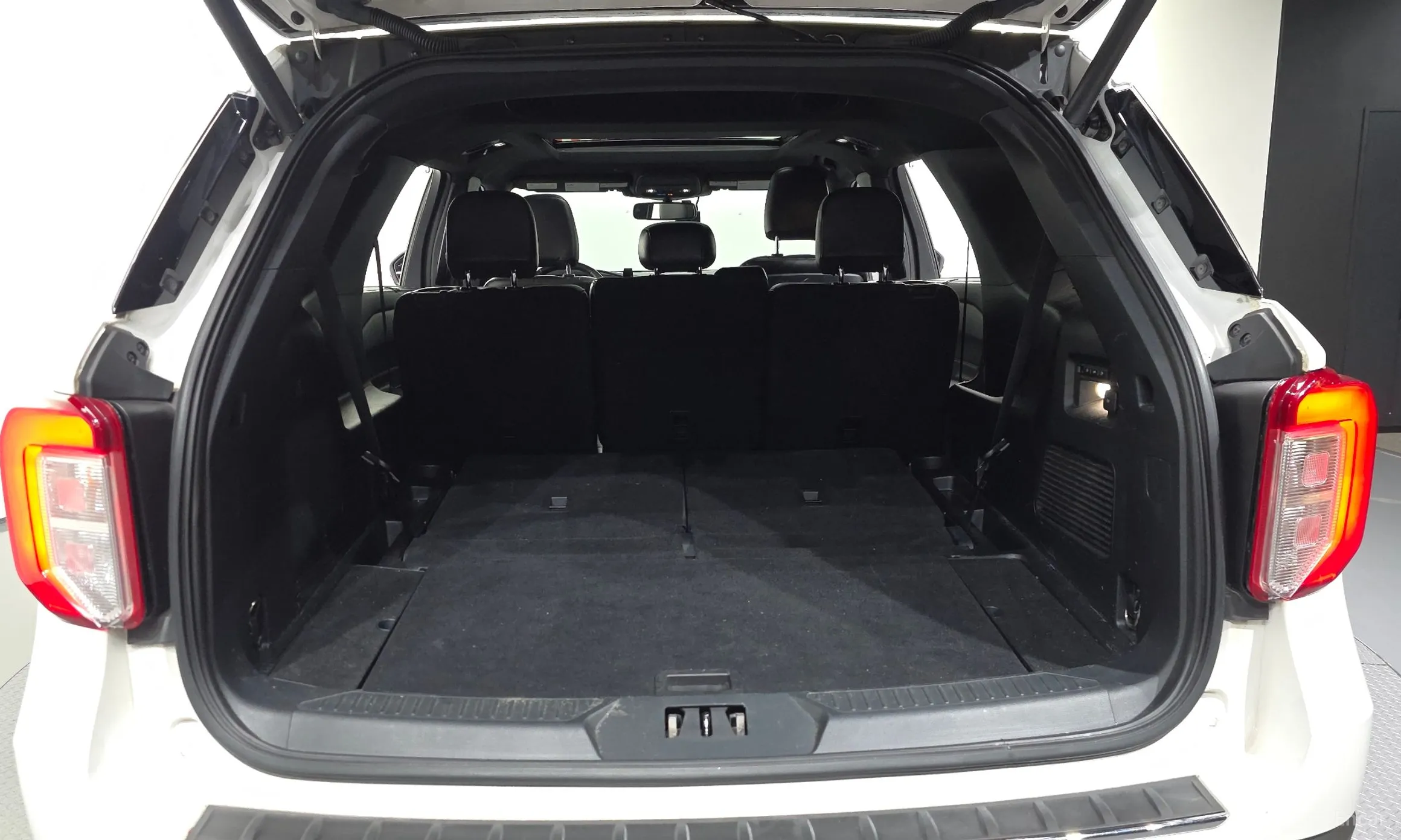 Ford Explorer 6th Generation превью 20