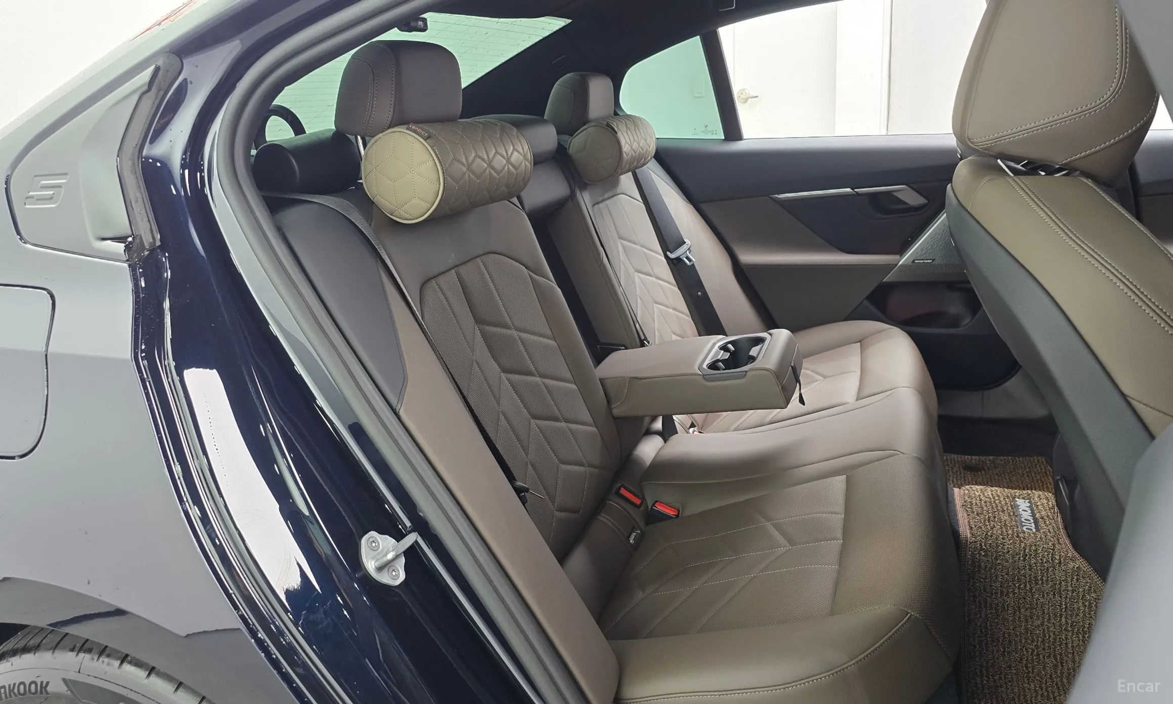 BMW 5 Series (G60) превью 11