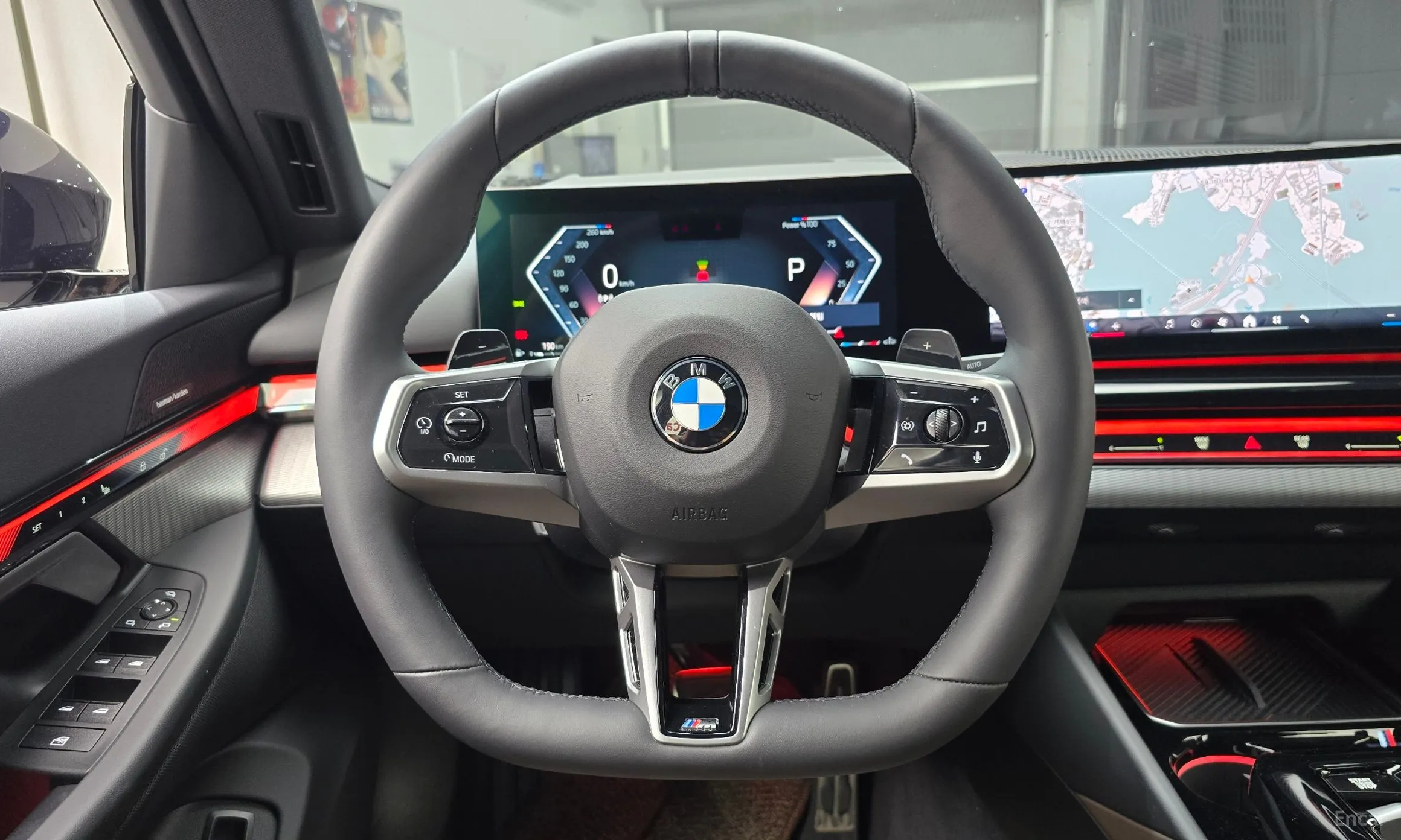 BMW 5 Series (G60) превью 13