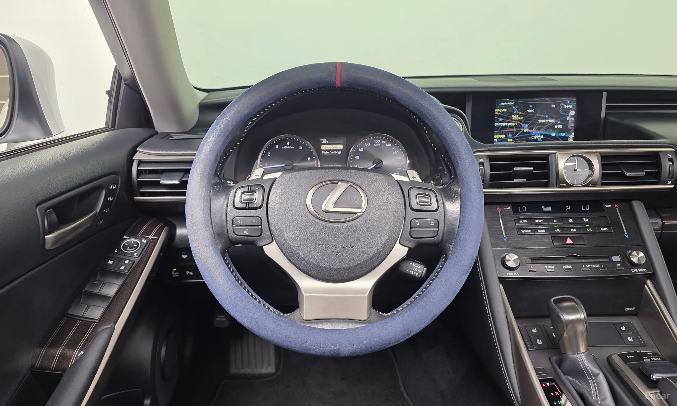 Lexus New IS200t превью 13