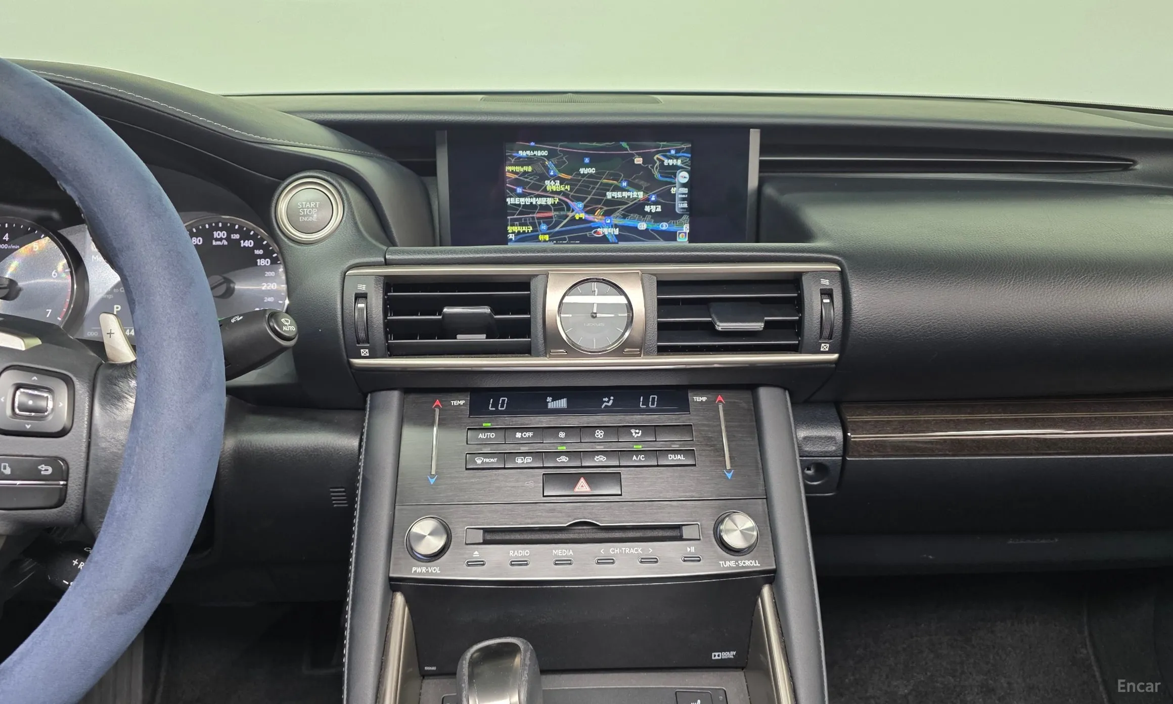 Lexus New IS200t превью 14