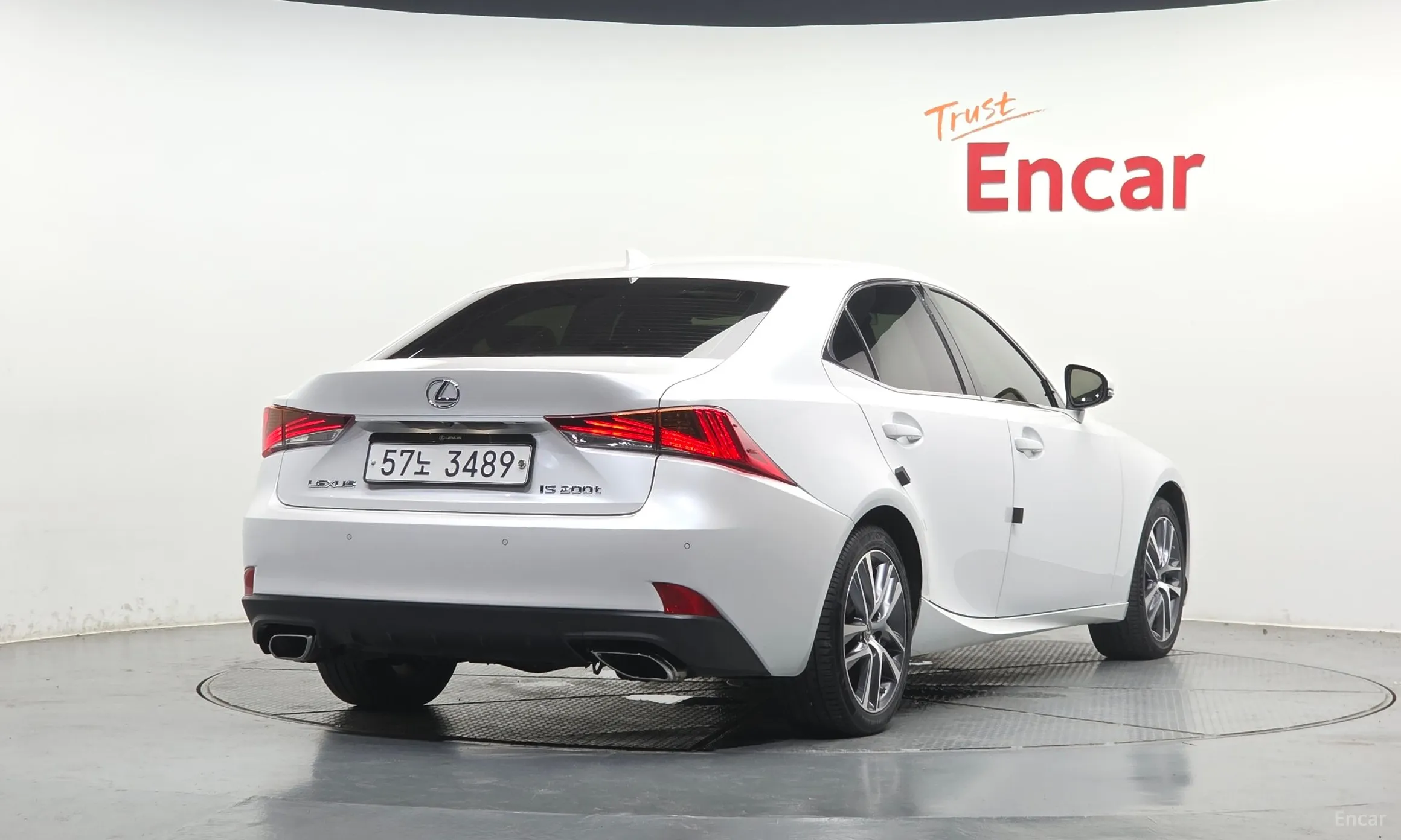 Lexus New IS200t превью 2