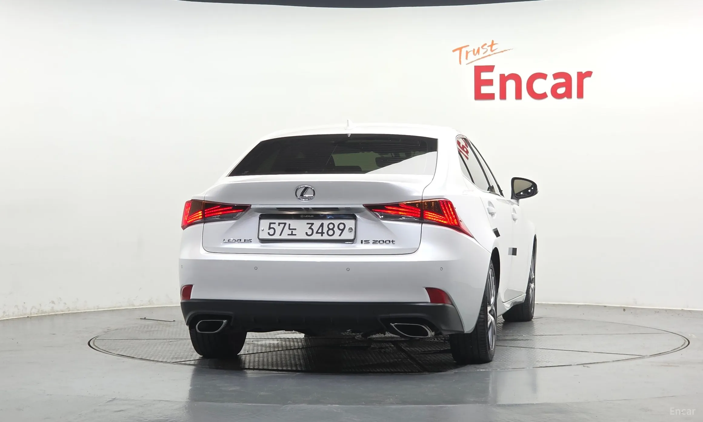 Lexus New IS200t превью 4
