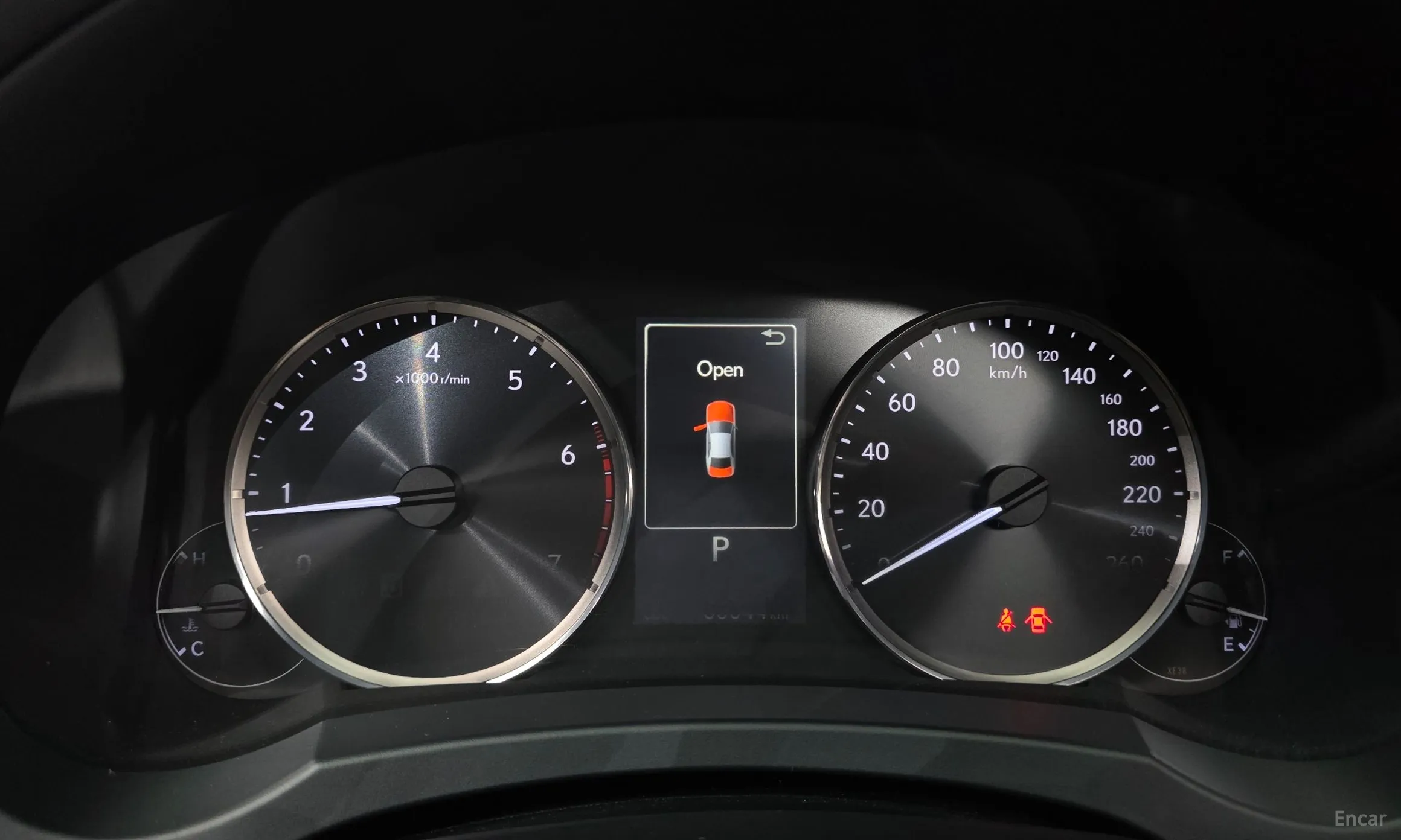 Lexus New IS200t превью 8
