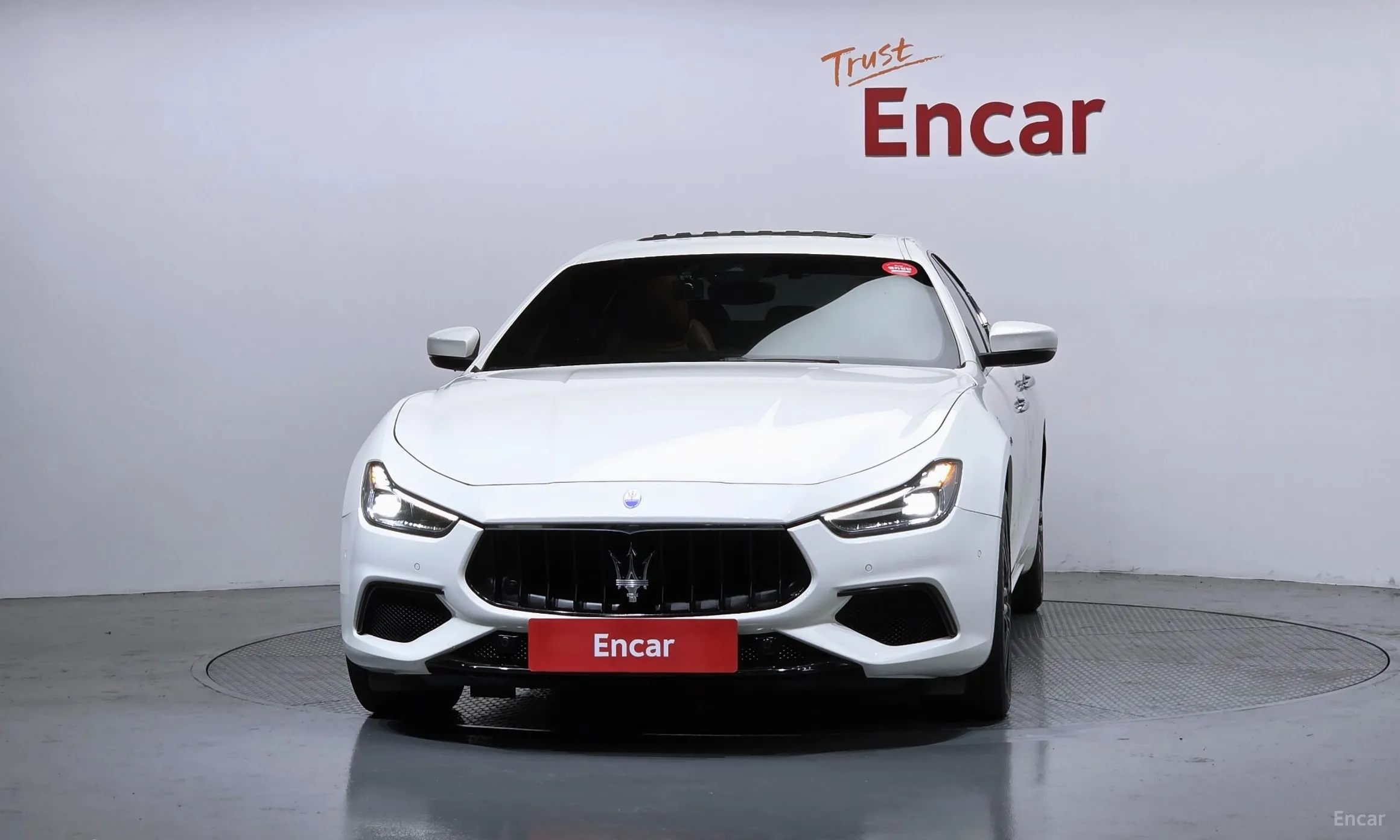 Maserati Ghibli превью 3