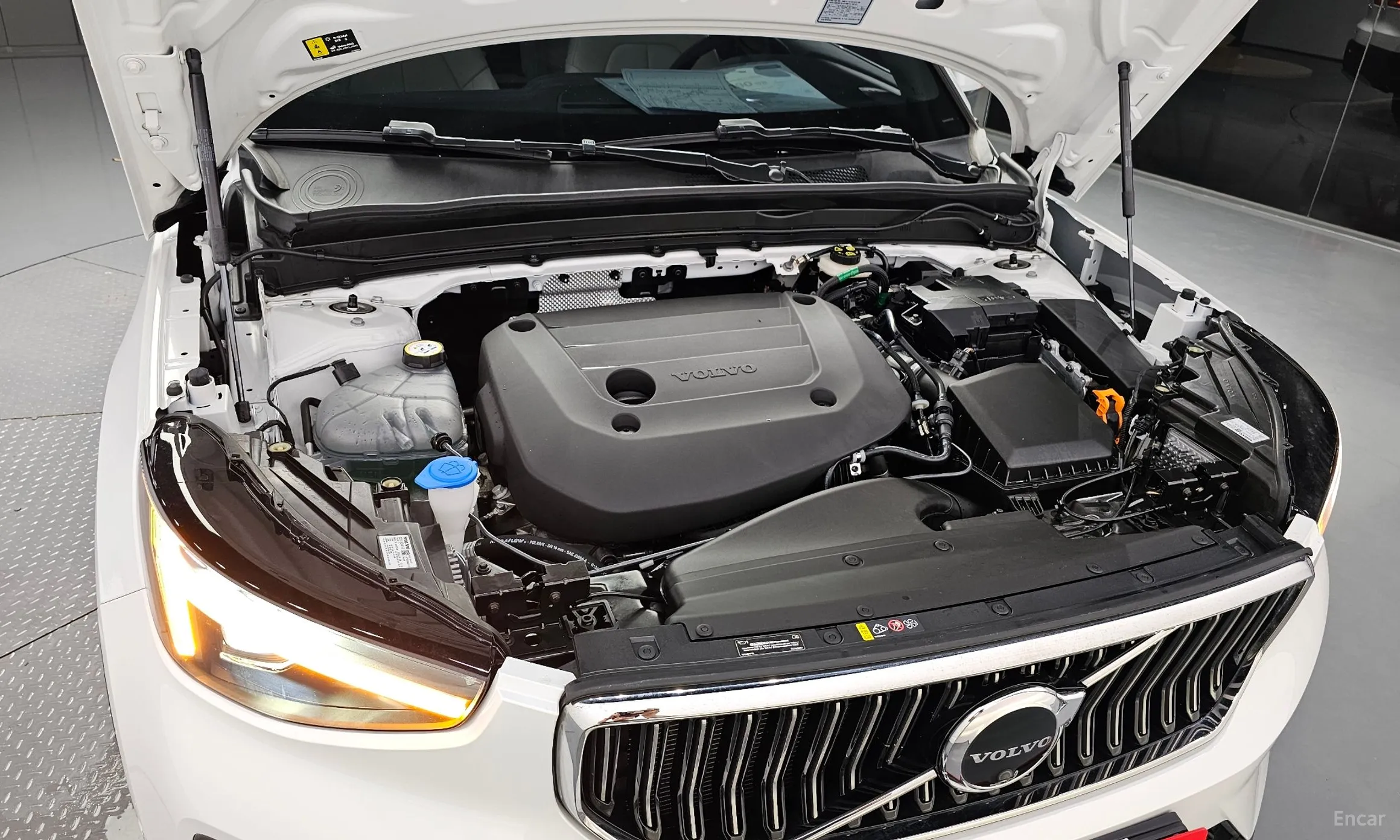 Volvo XC40 превью 6