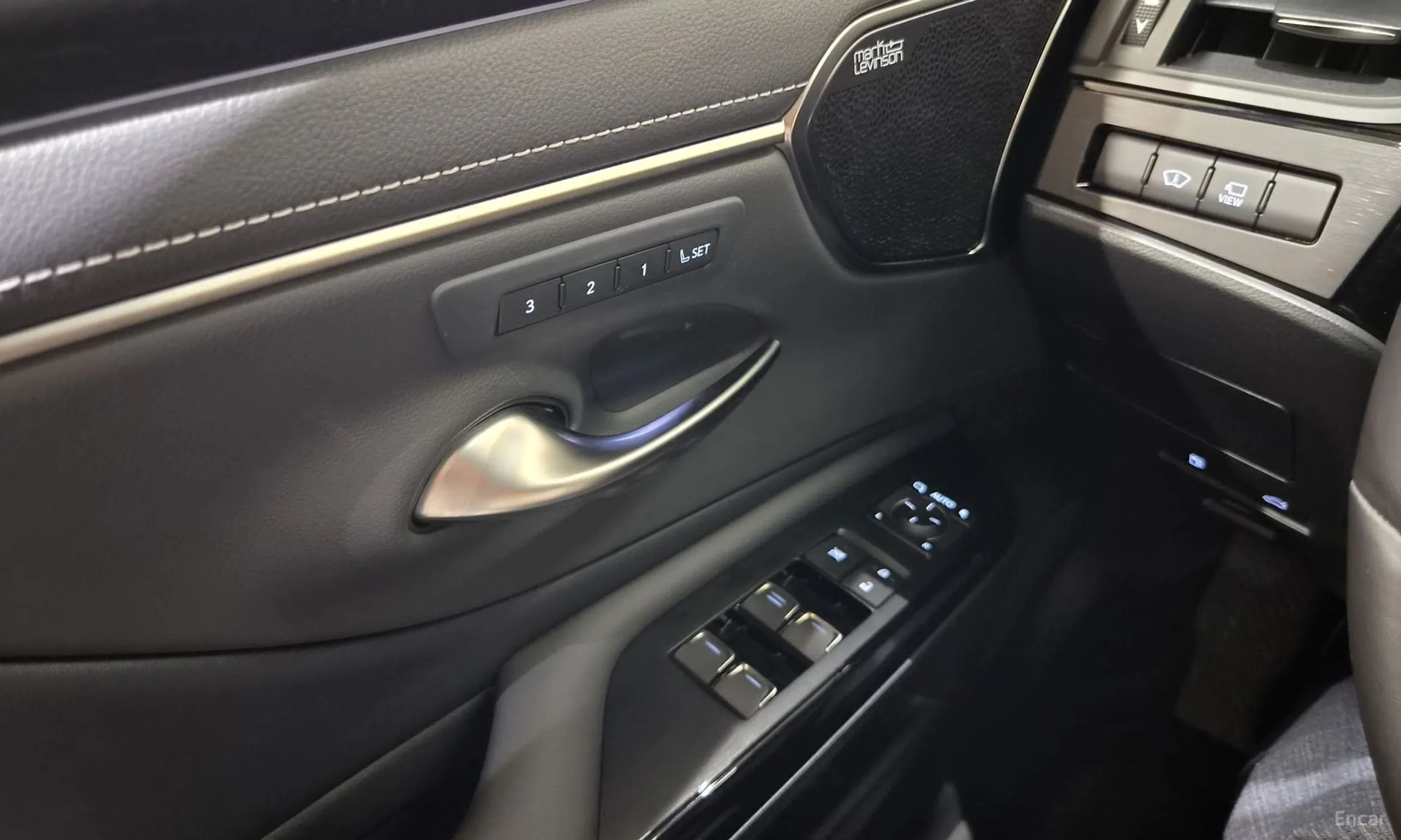 Lexus ES300h 7th Generation превью 12