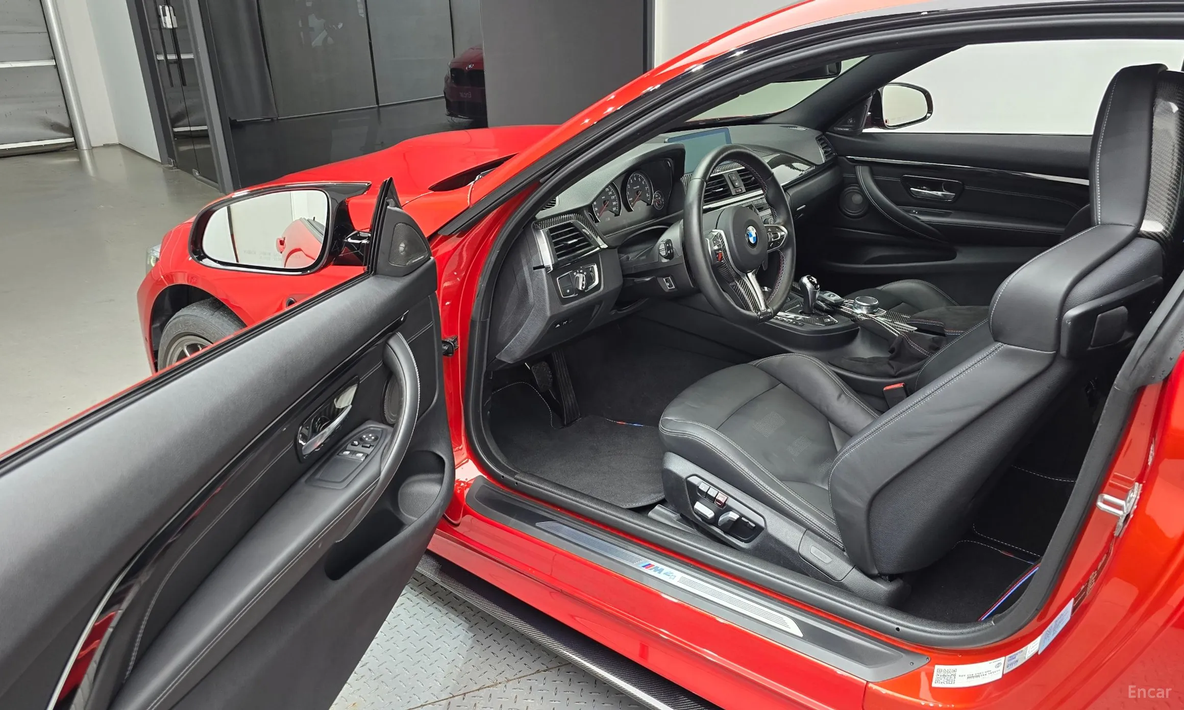 BMW M4 (F82) превью 10