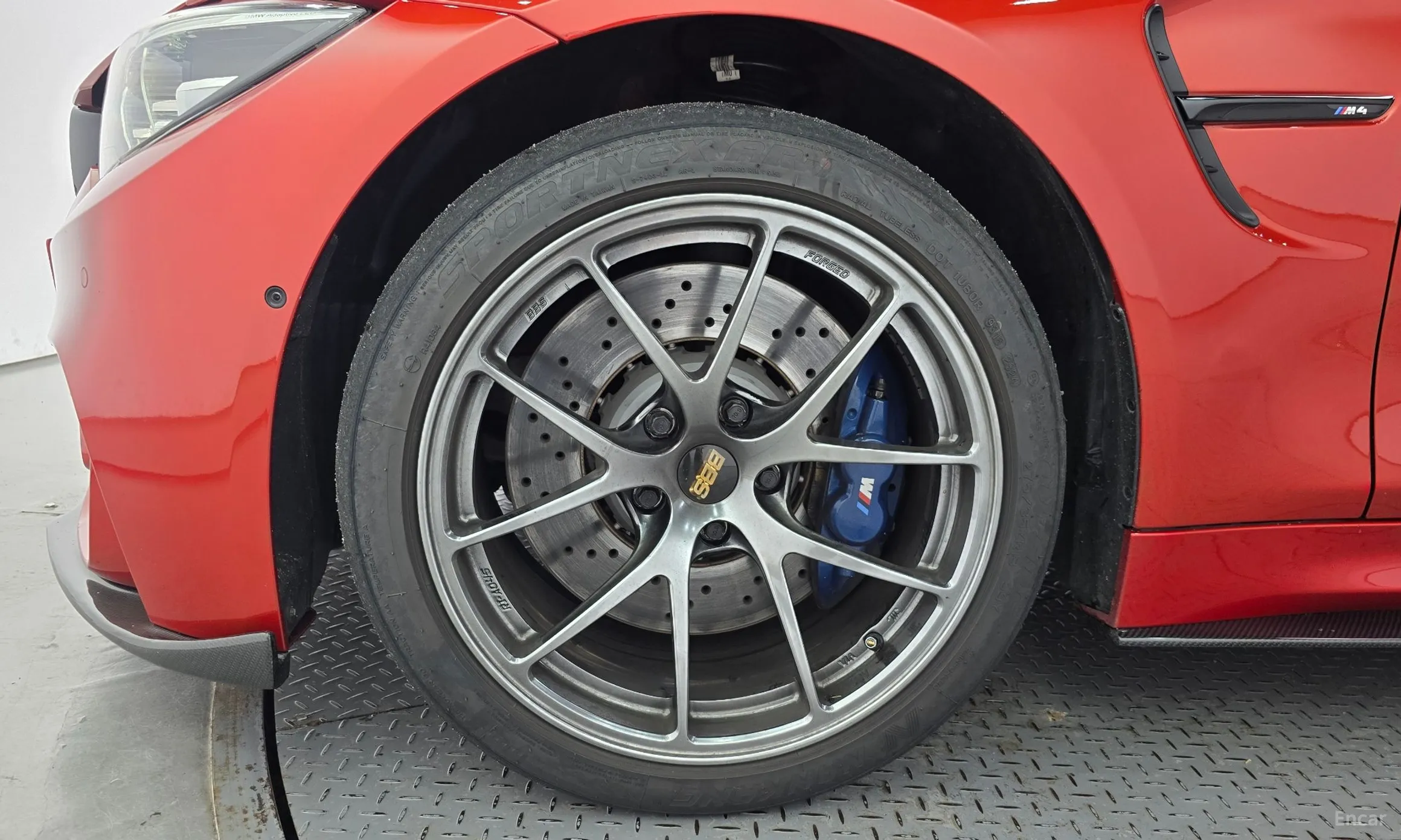 BMW M4 (F82) превью 5