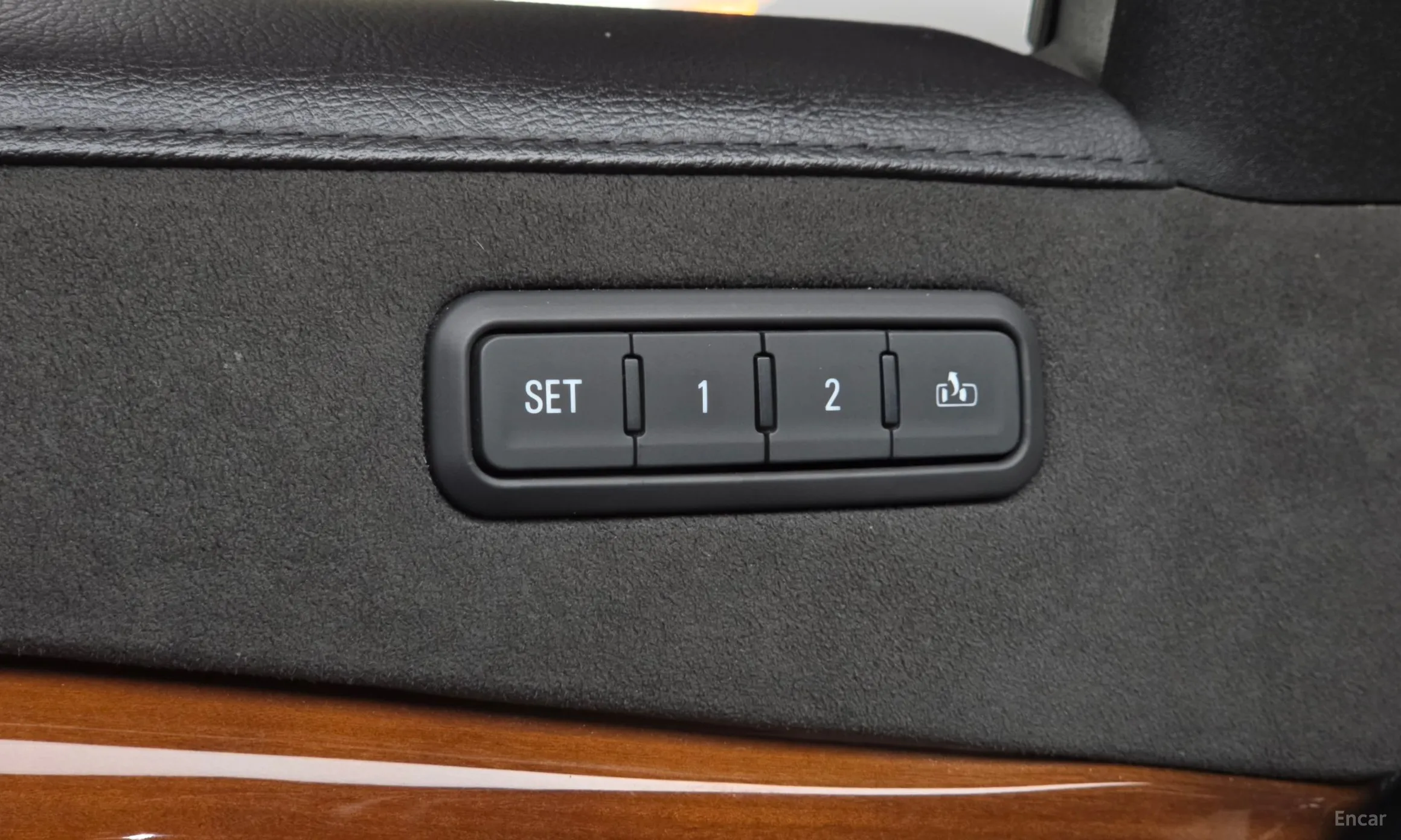 Cadillac Escalade превью 18