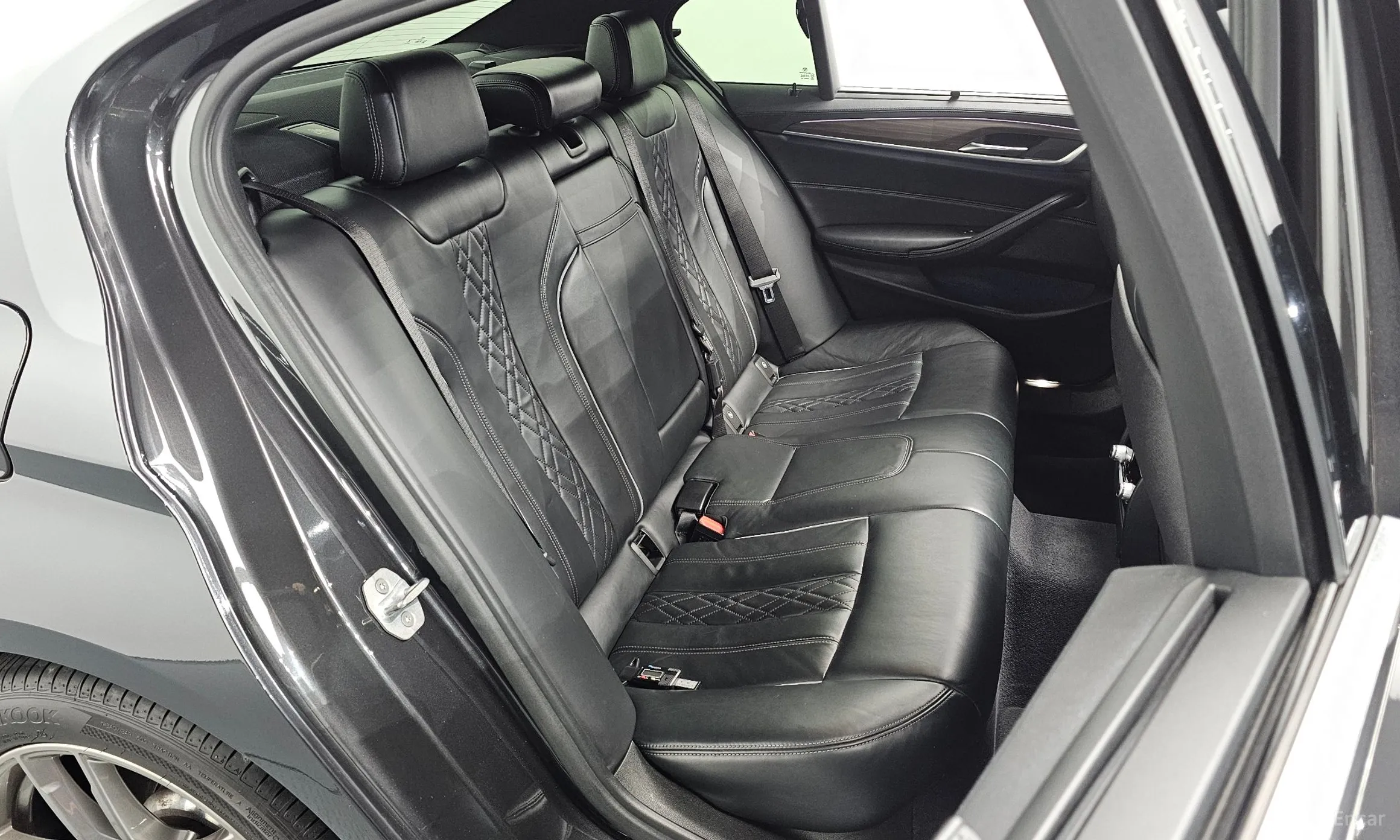 BMW 5 Series (G30) превью 11