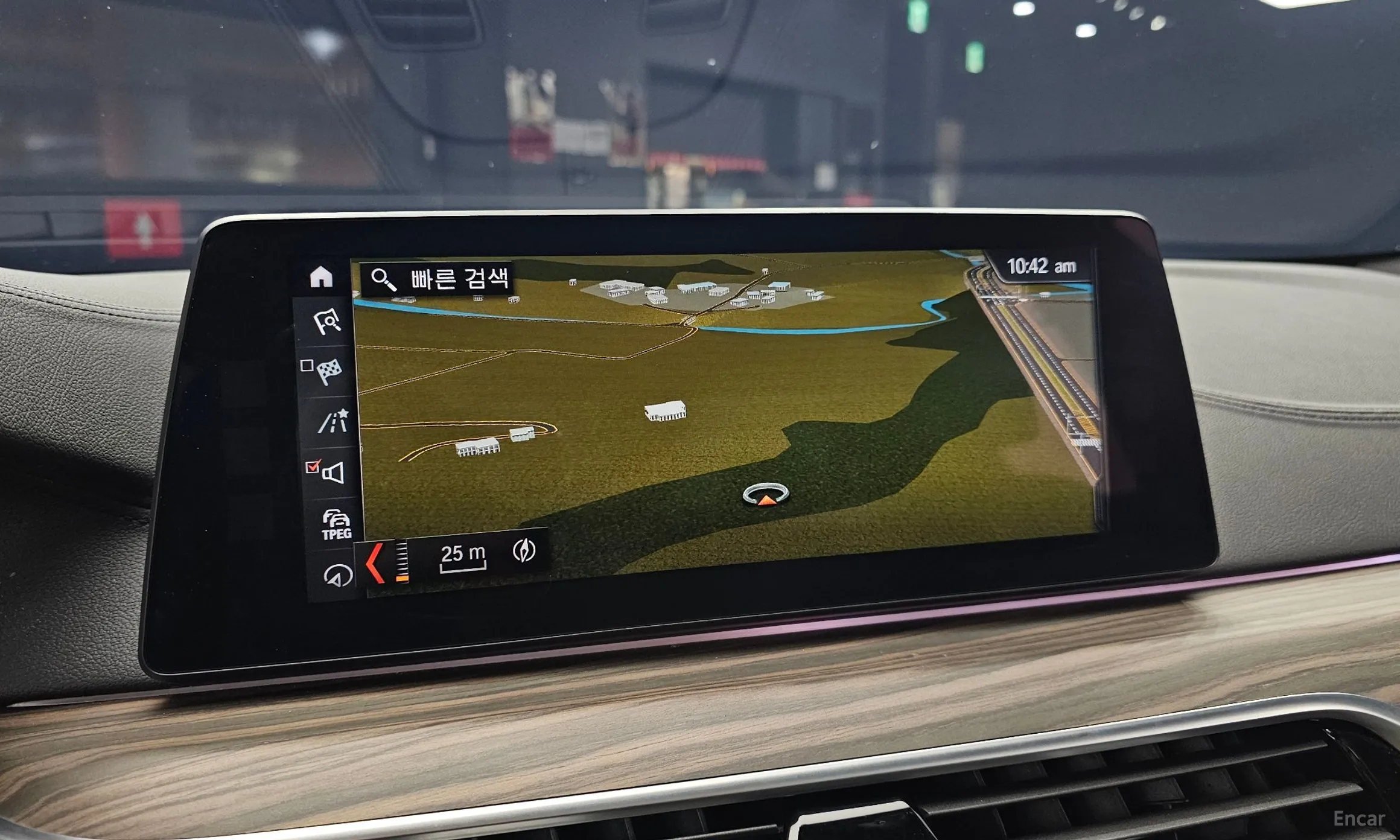 BMW 5 Series (G30) превью 14