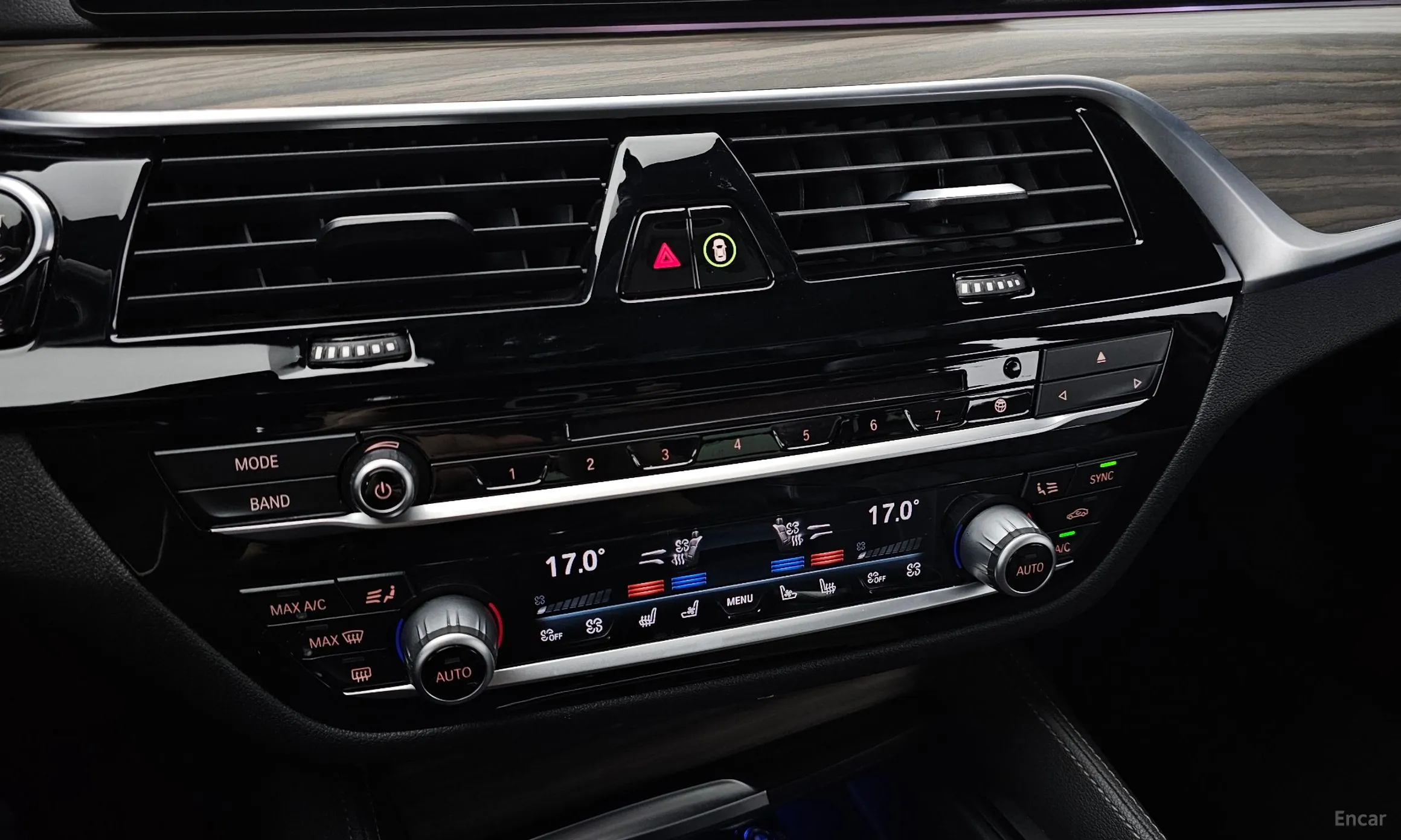 BMW 5 Series (G30) превью 20