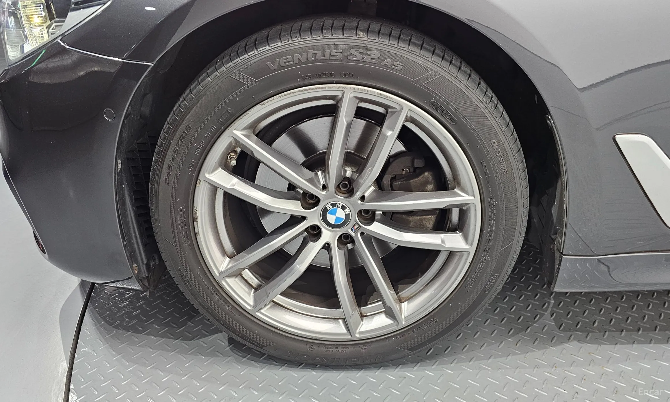 BMW 5 Series (G30) превью 5