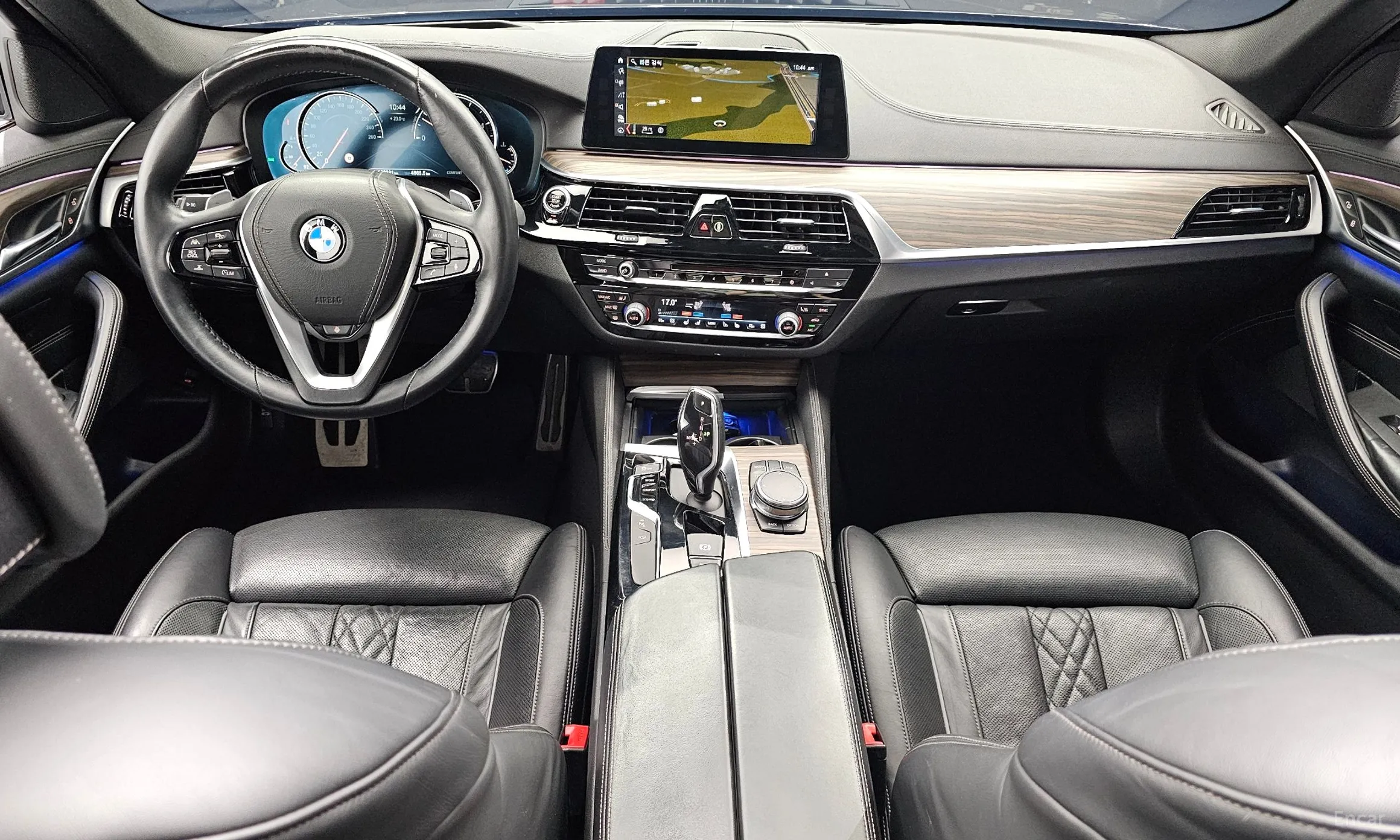 BMW 5 Series (G30) превью 7