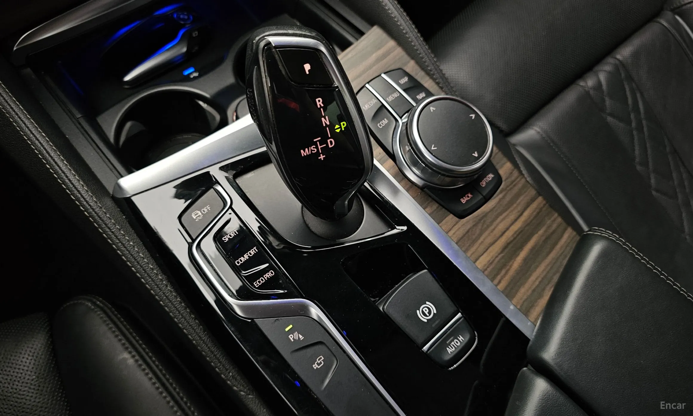 BMW 5 Series (G30) превью 9