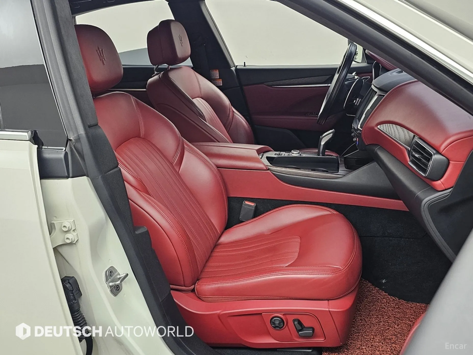 Maserati Levante превью 10