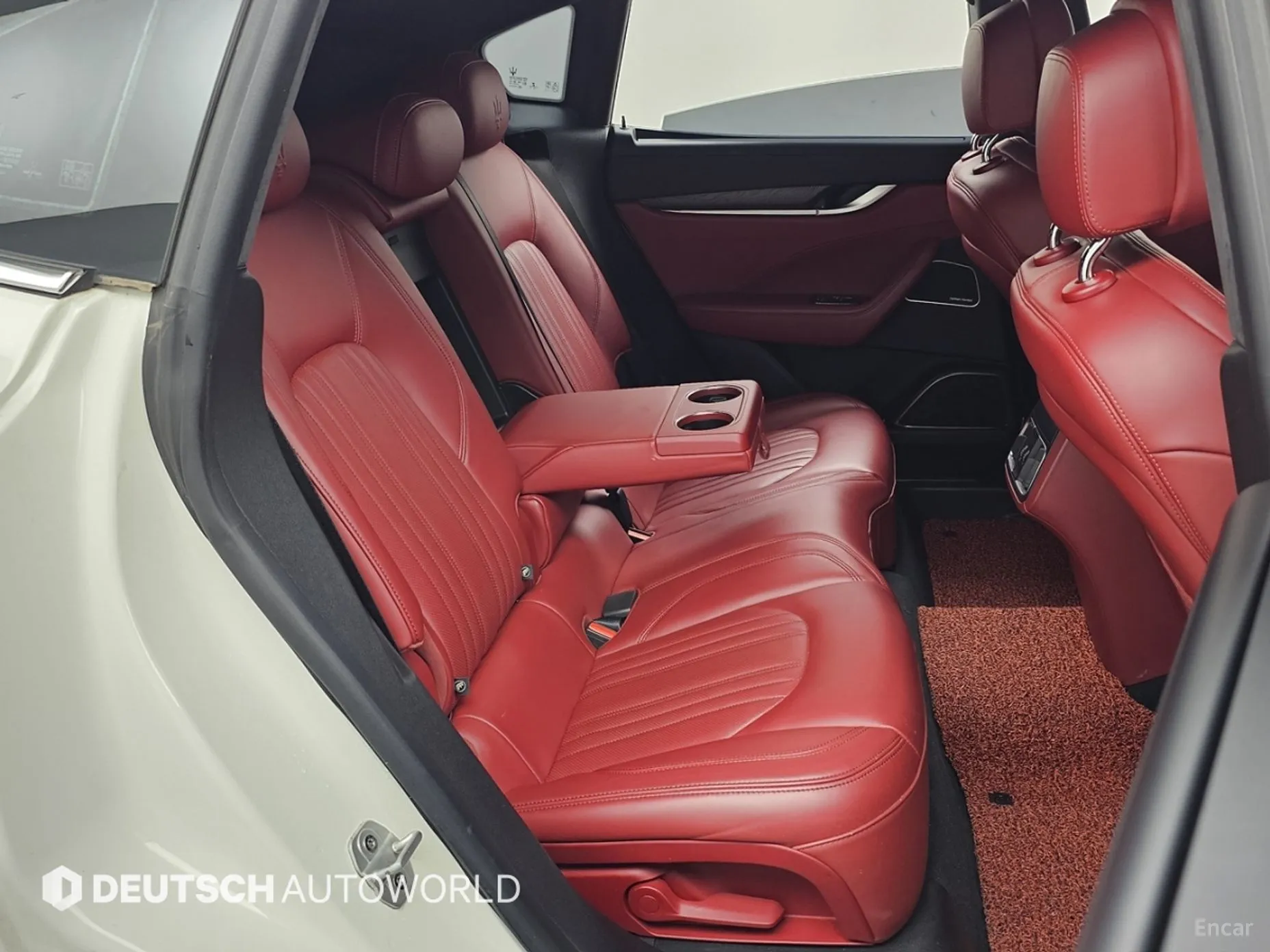 Maserati Levante превью 12