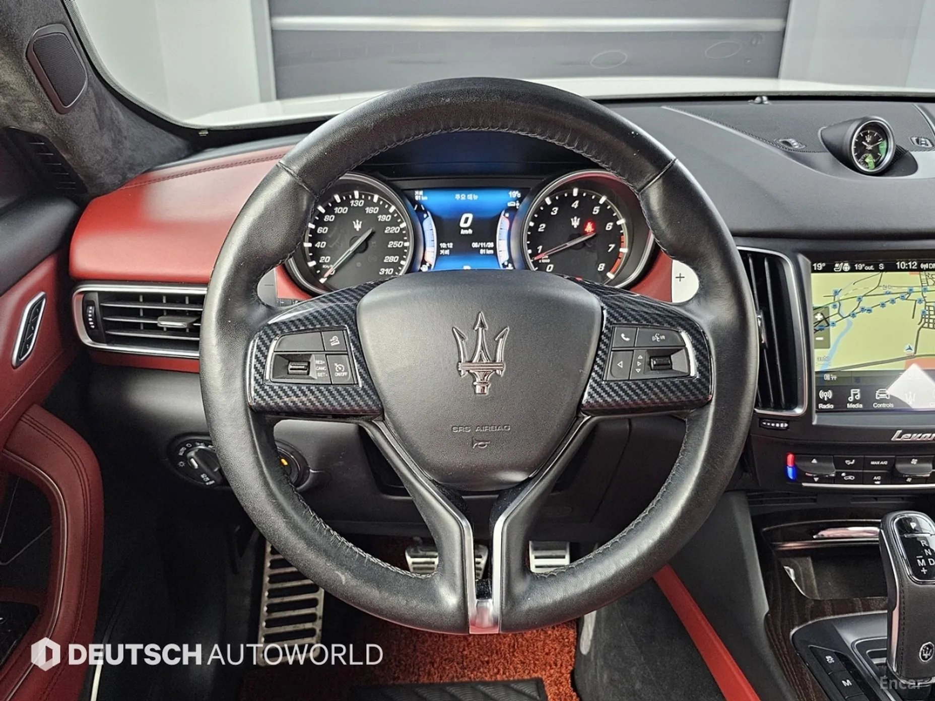 Maserati Levante превью 13