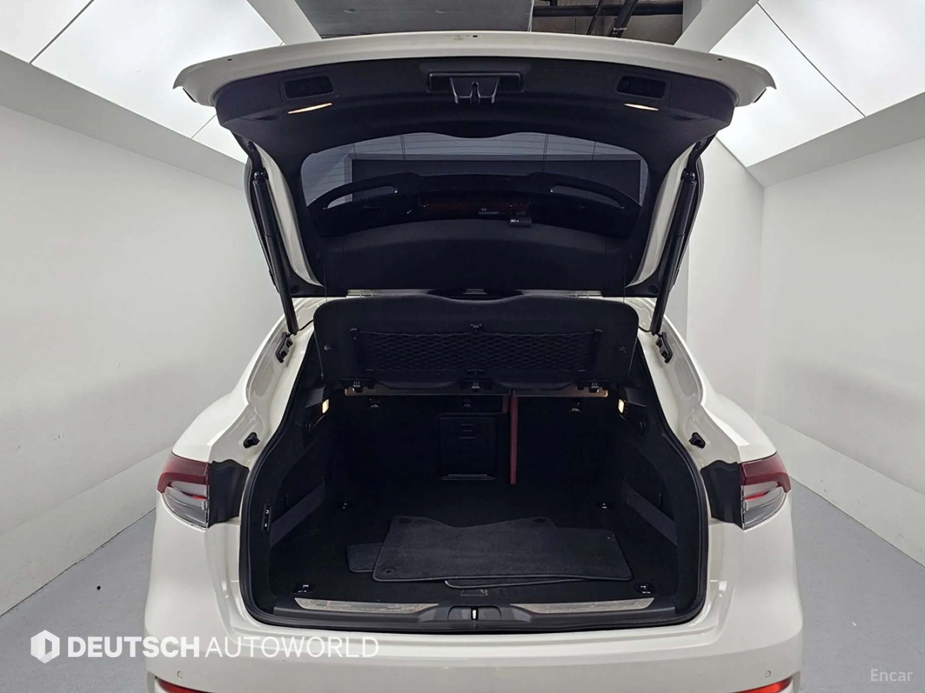 Maserati Levante превью 19