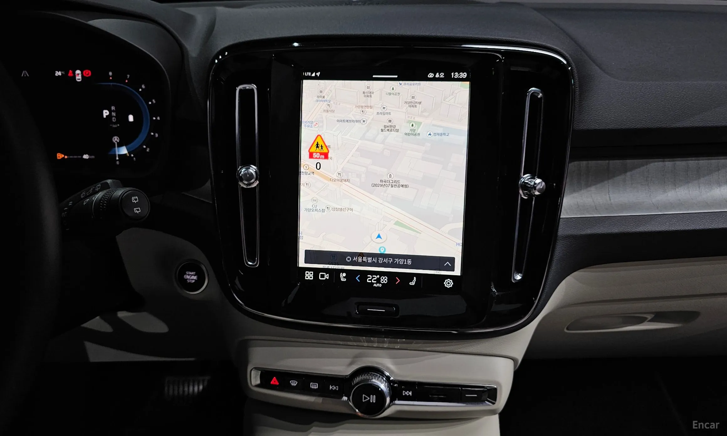 Volvo XC40 превью 14