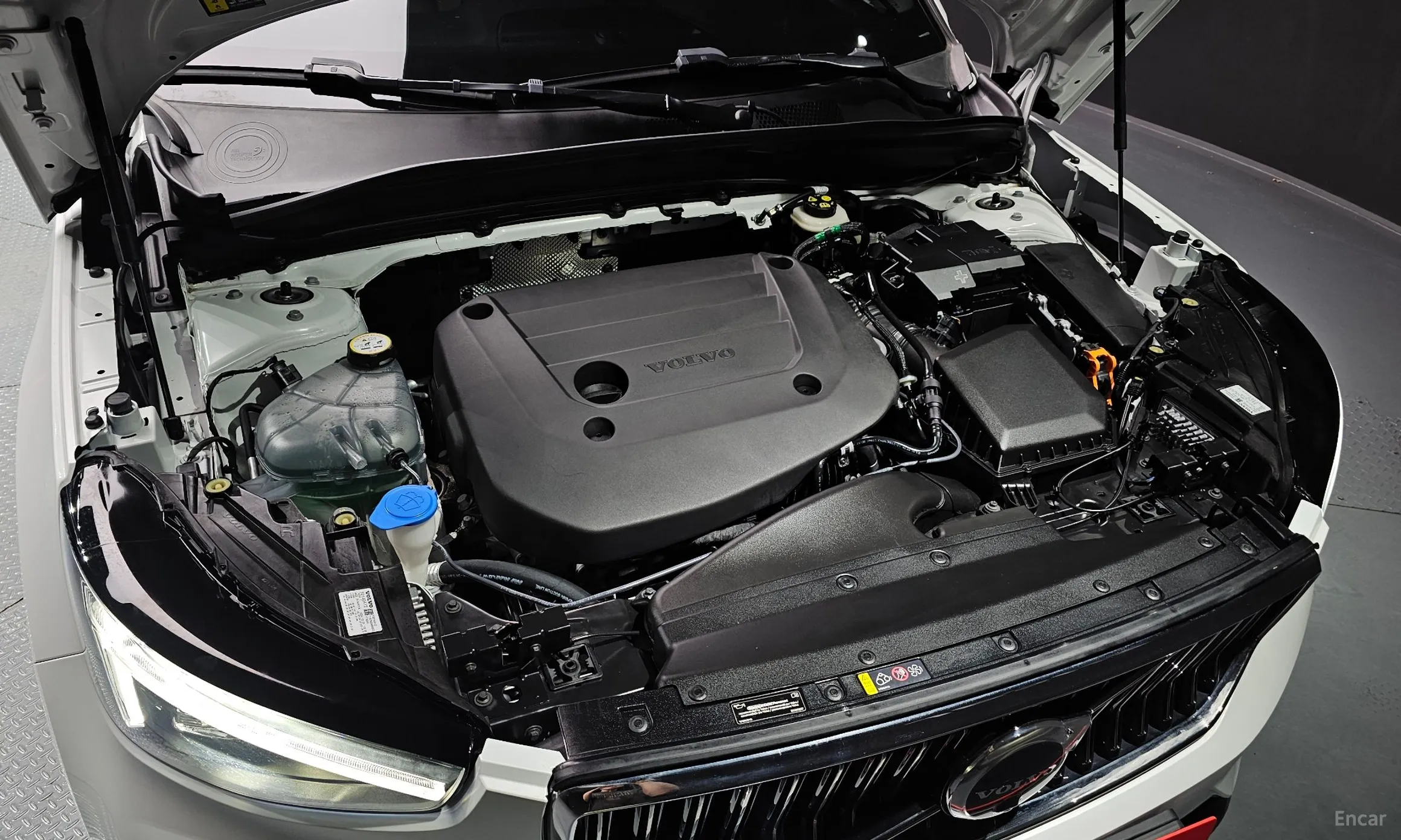 Volvo XC40 превью 6