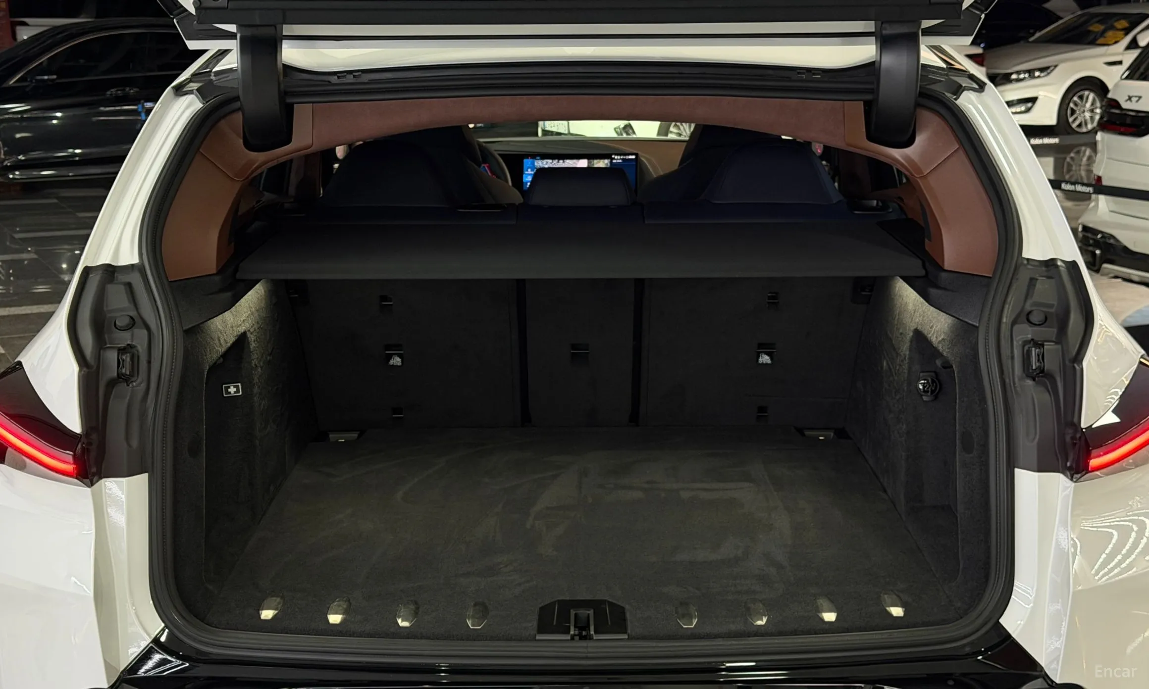 BMW XM (G09) превью 11