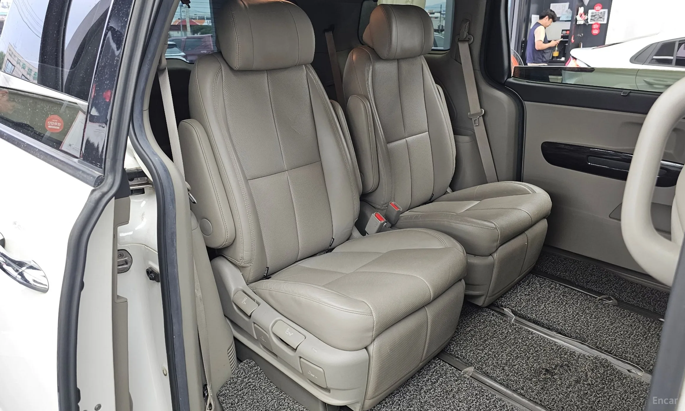 Kia Carnival превью 12