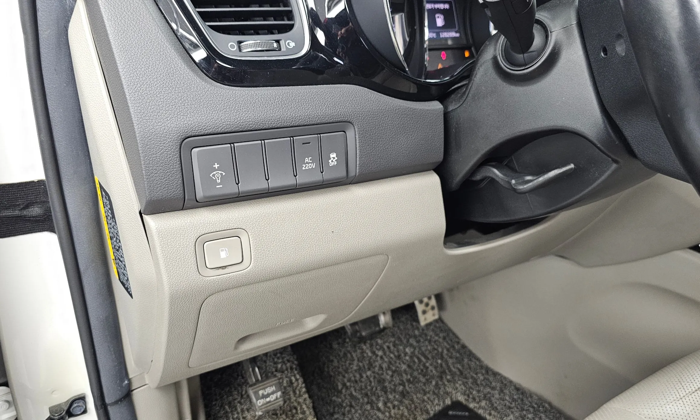 Kia Carnival превью 16