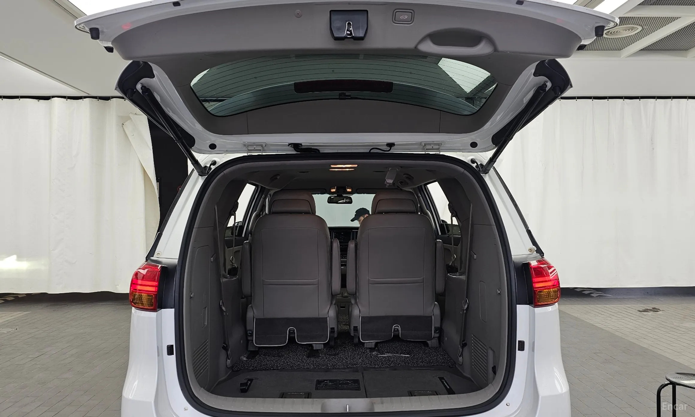 Kia Carnival превью 20