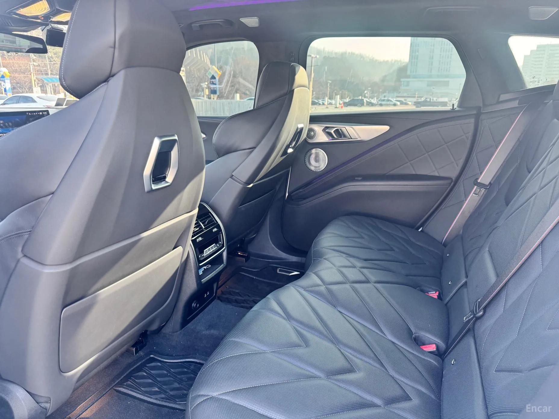 BMW XM (G09) превью 8