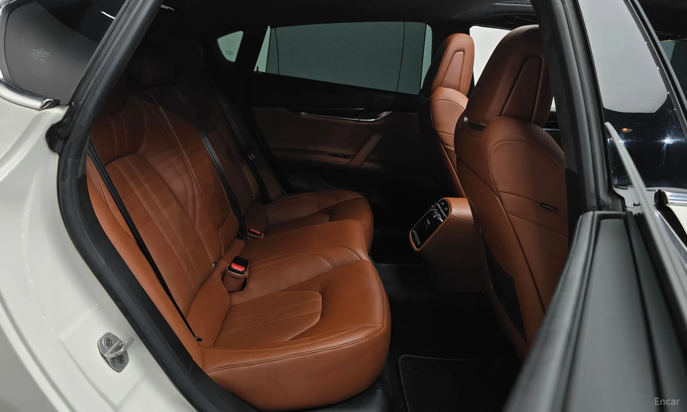 Maserati Quattroporte превью 11