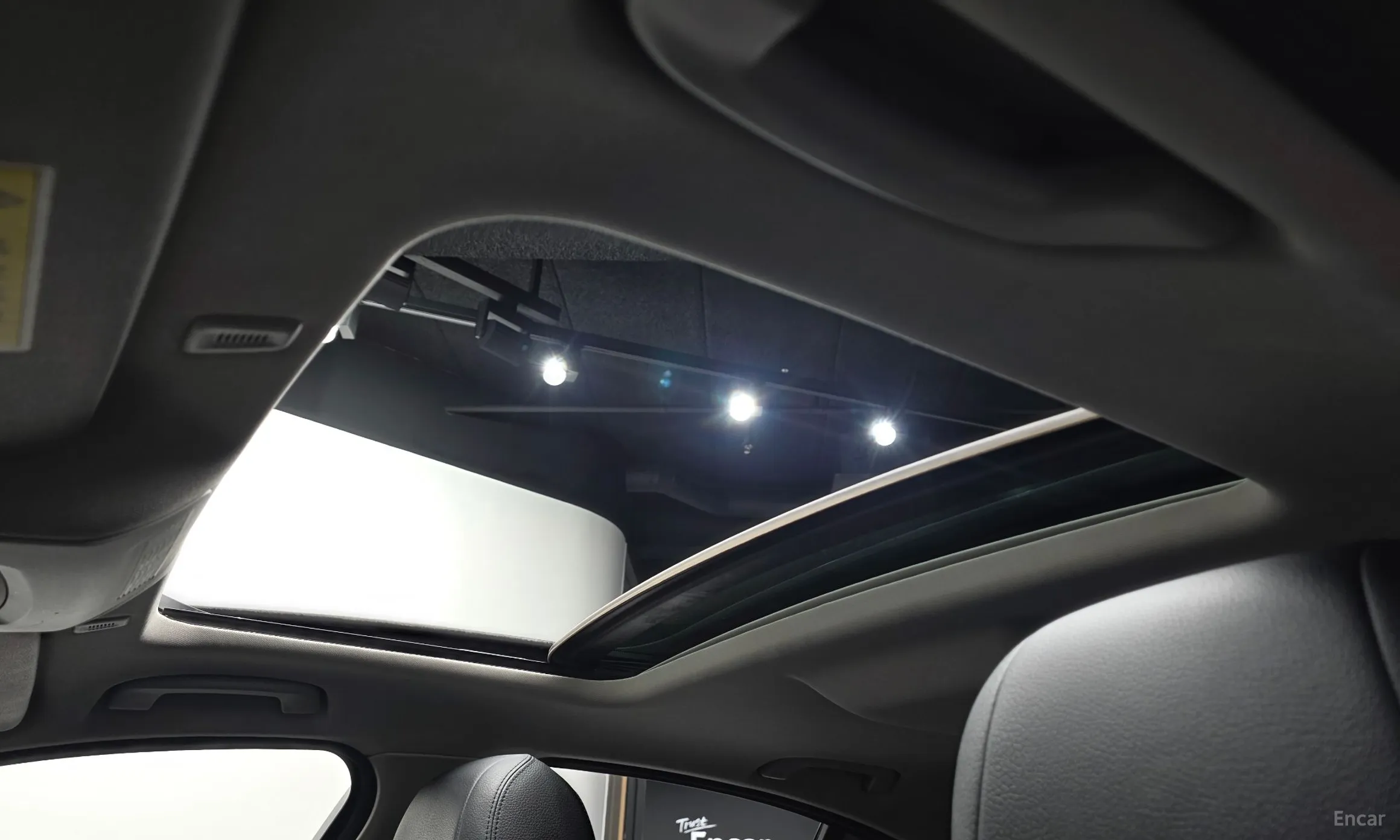 BMW 5 Series (F10) превью 18