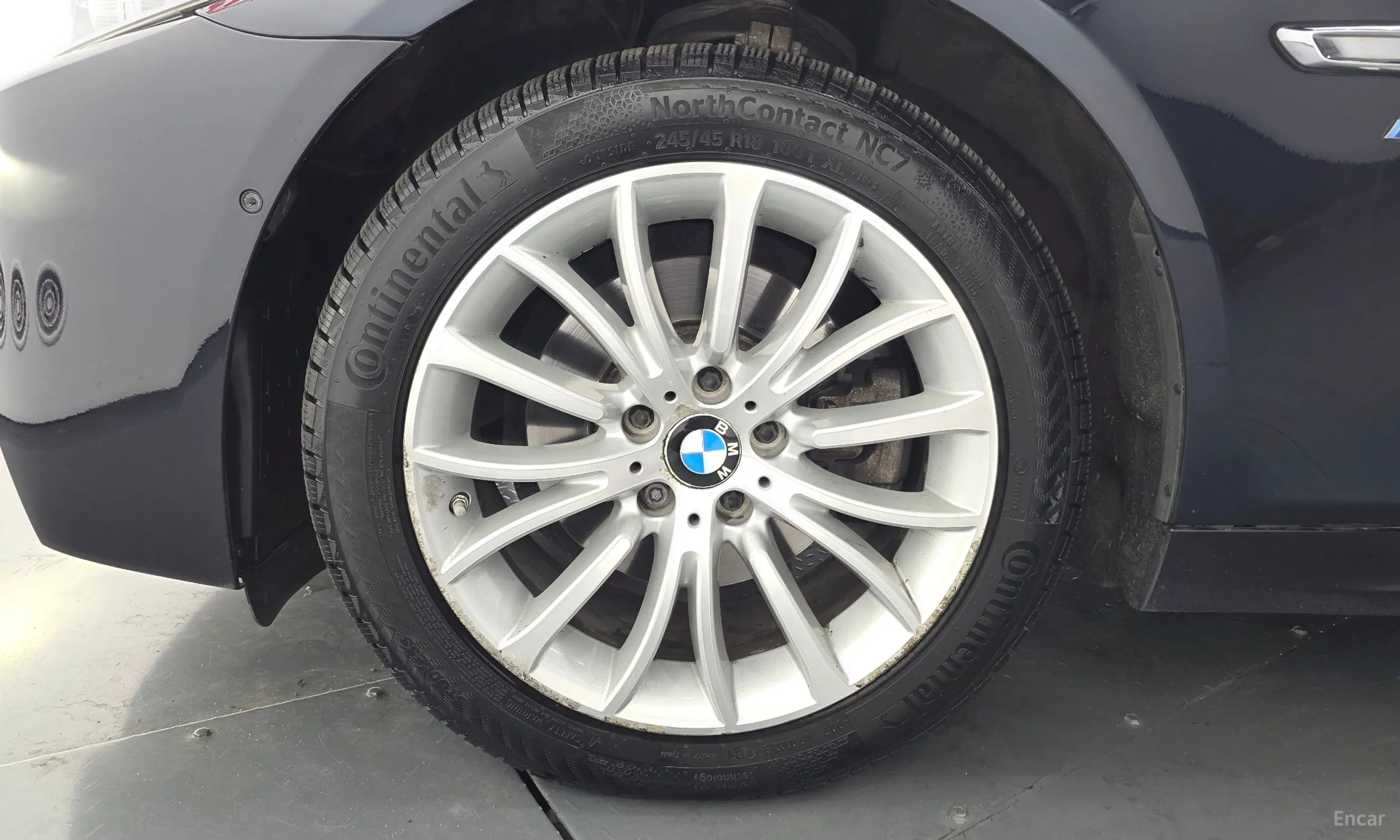 BMW 5 Series (F10) превью 5