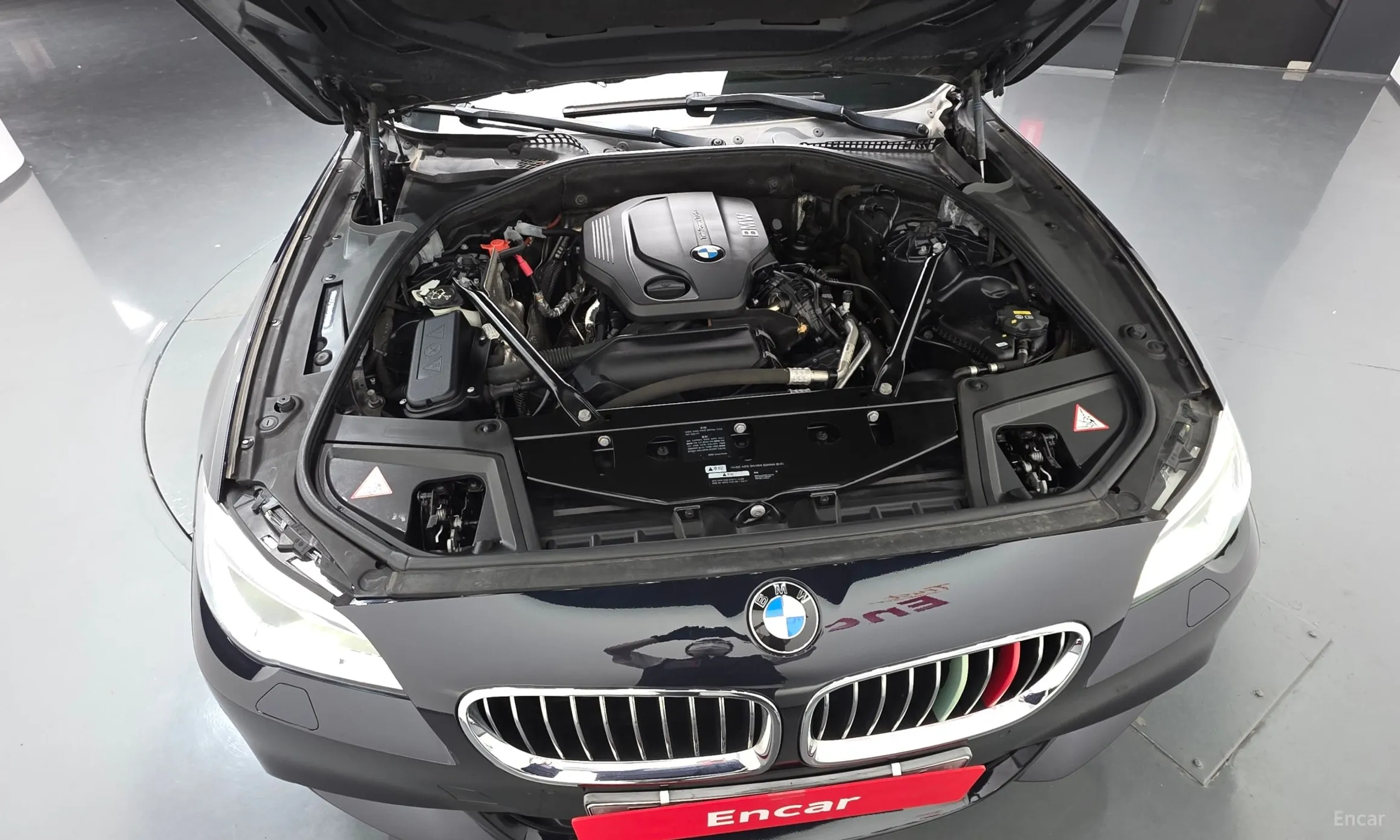 BMW 5 Series (F10) превью 6