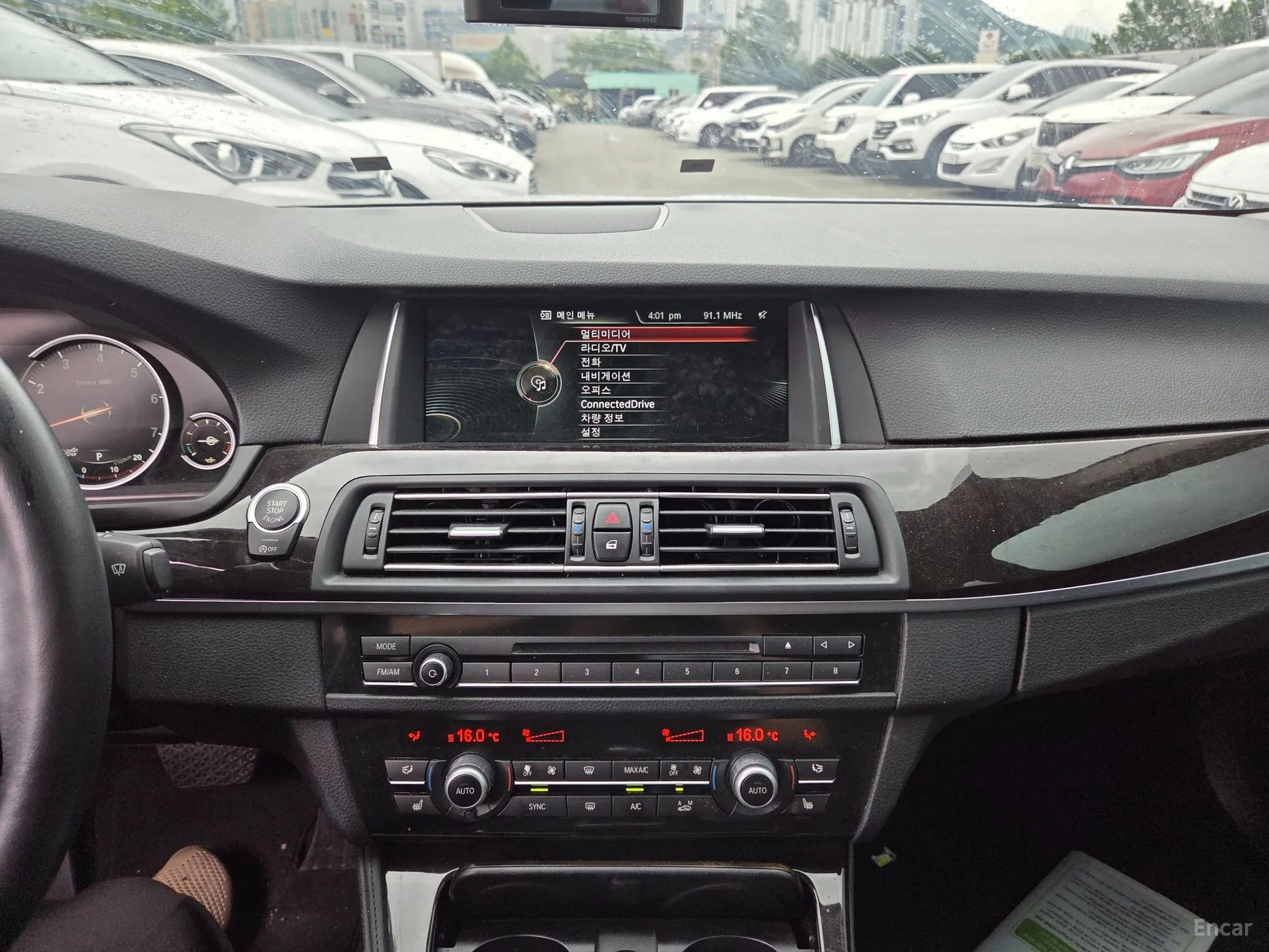 BMW 5 Series (F10) превью 10