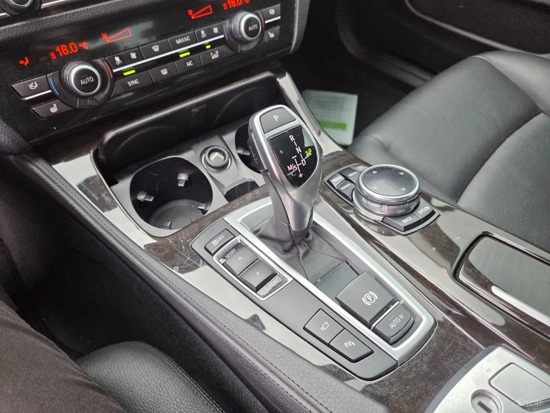 BMW 5 Series (F10) превью 11