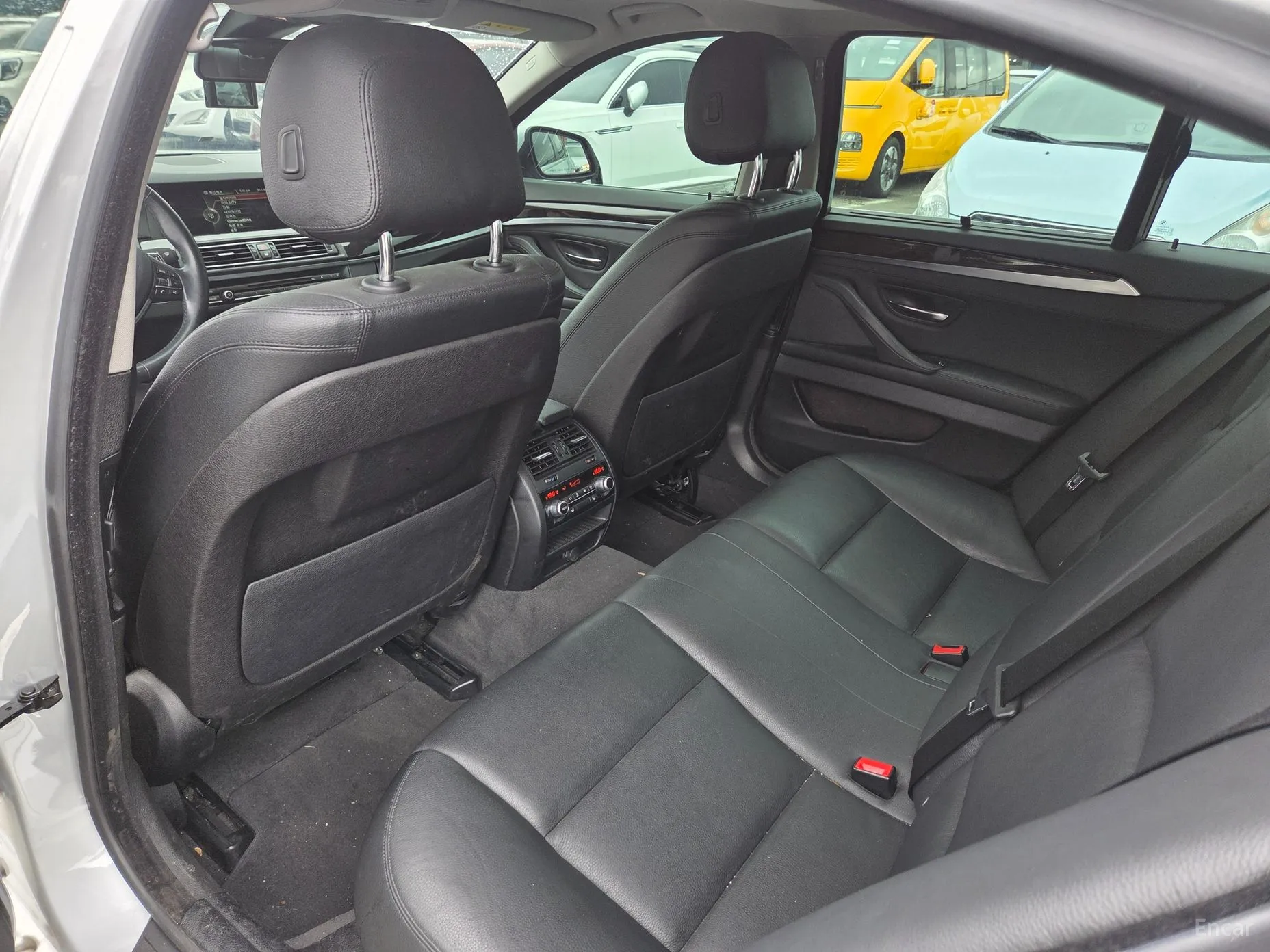 BMW 5 Series (F10) превью 7