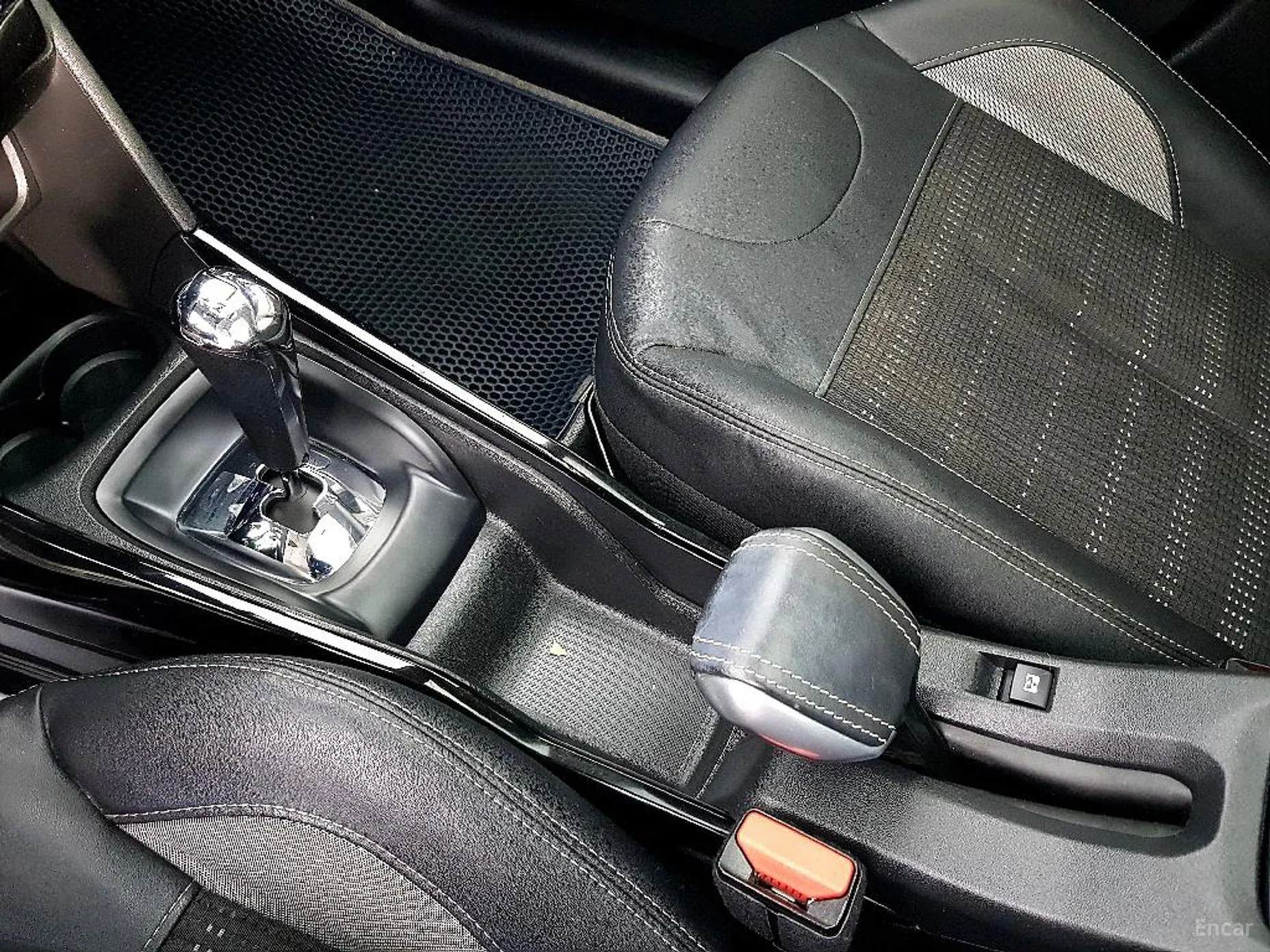 Peugeot 2008. превью 14
