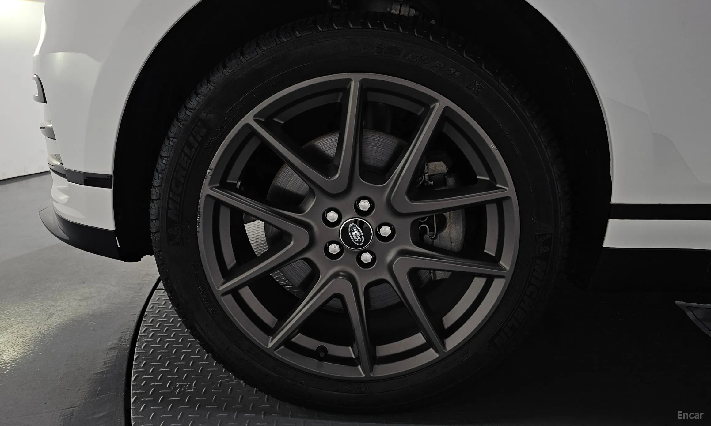 Land Rover Range Rover Bella превью 5